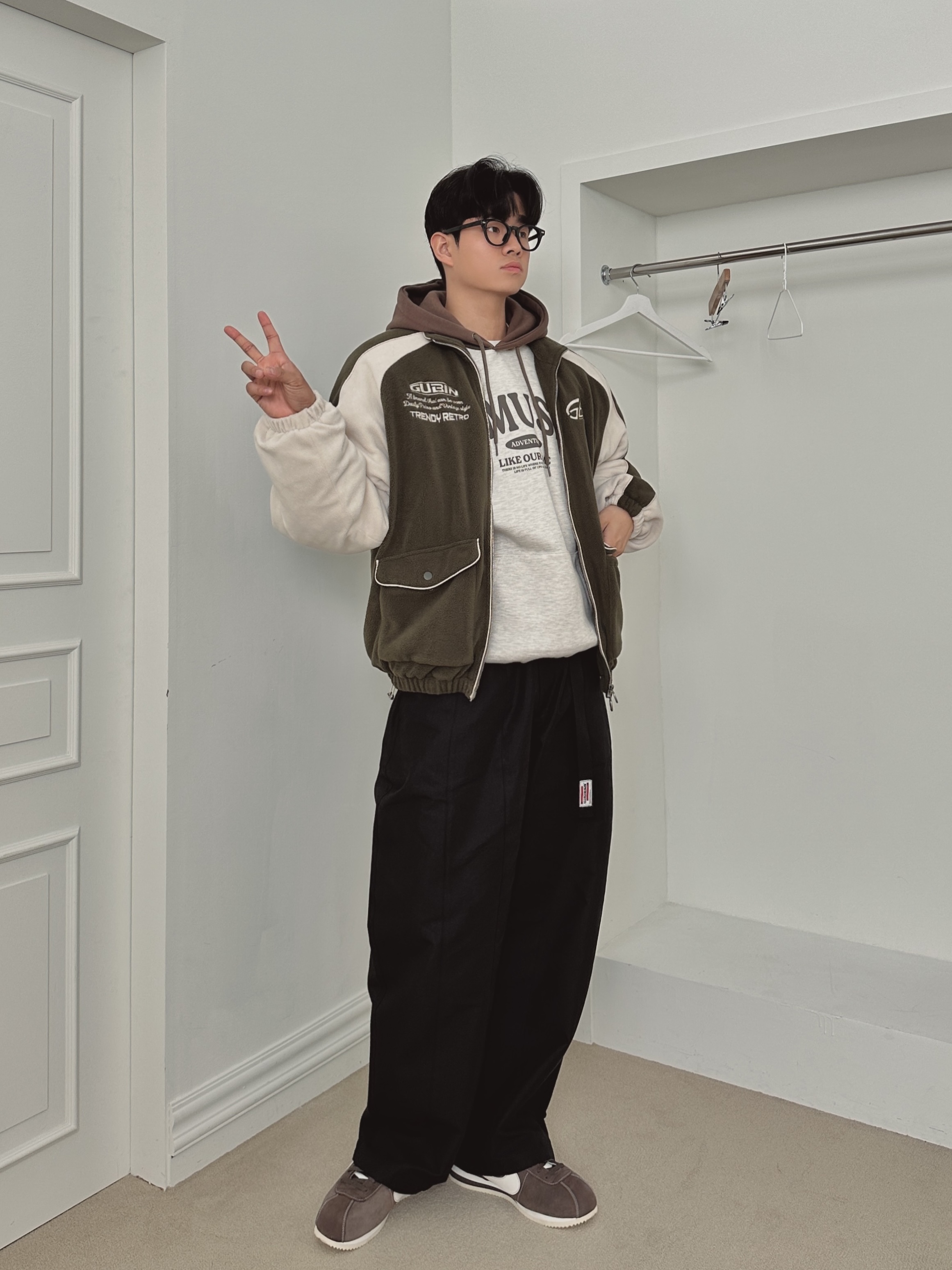 Nike Cortez SE Hangul Day Baroque Brown Sail 착용 스타일 - 2