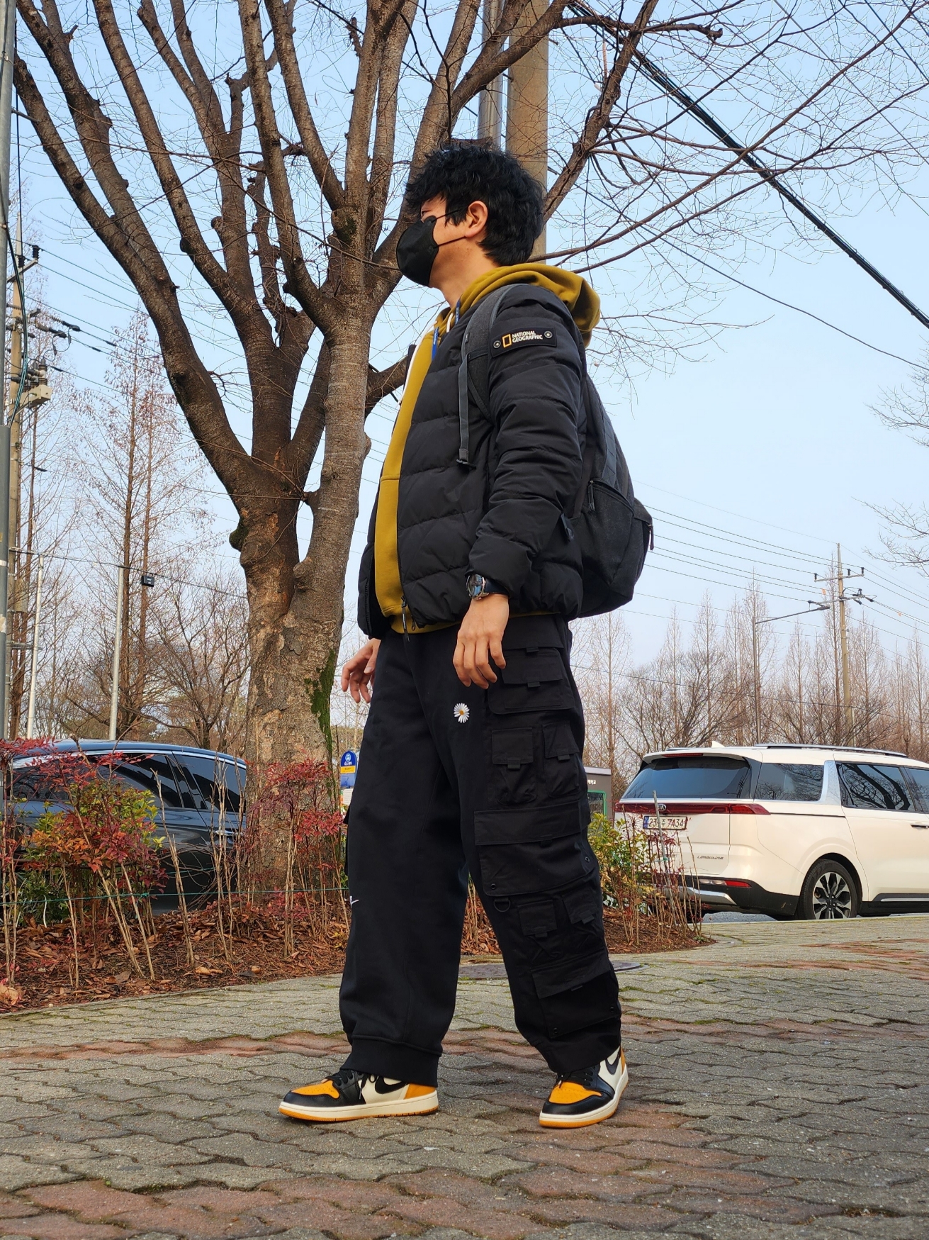 Jordan 1 Retro High OG Taxi, Nike NRG Solo Swoosh Fleece Hoodie Desert Moss - Asia 착용 스타일 - 3