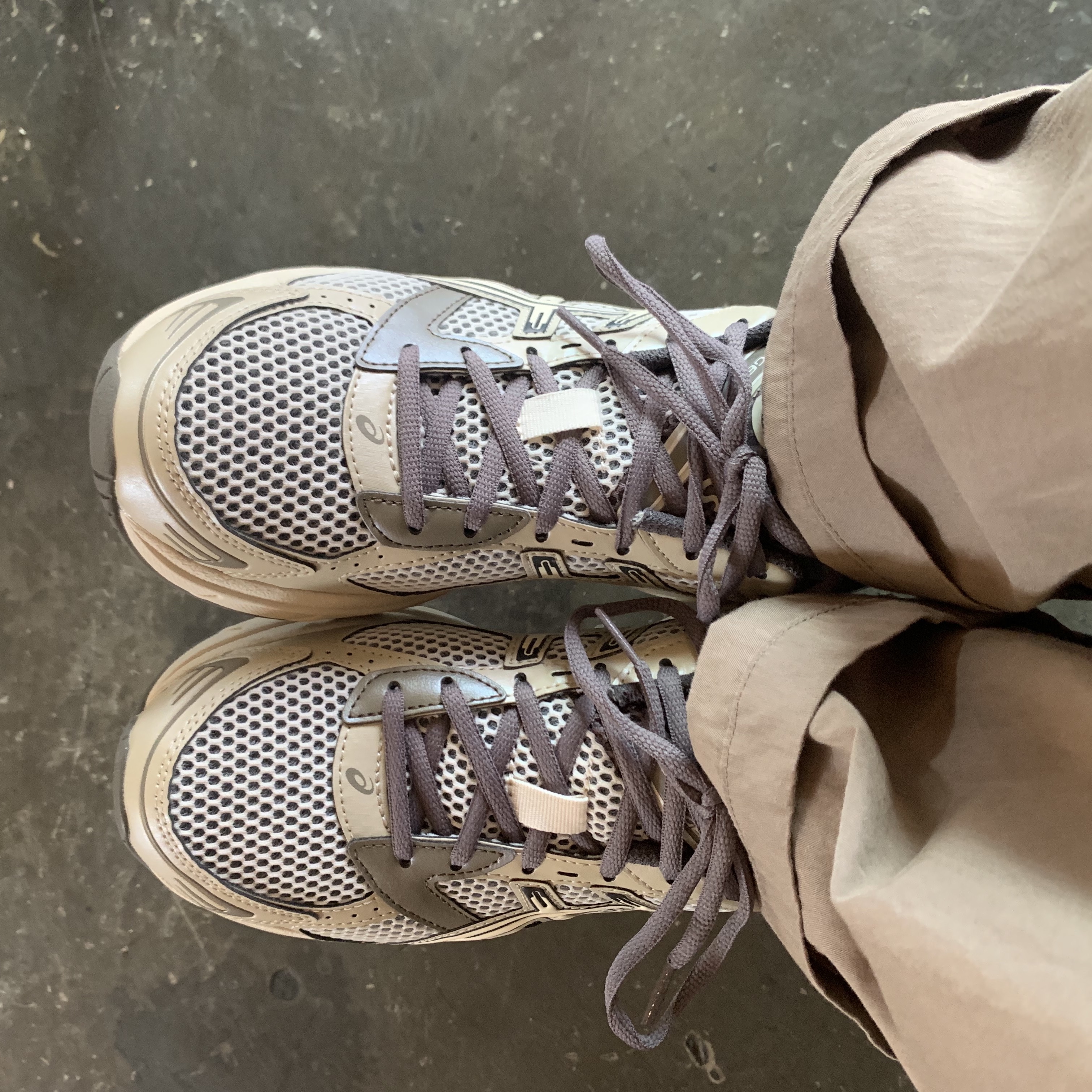 Asics Gel-1130 Birch Dark Taupe - Korea Exclusive 착용 스타일 - 2