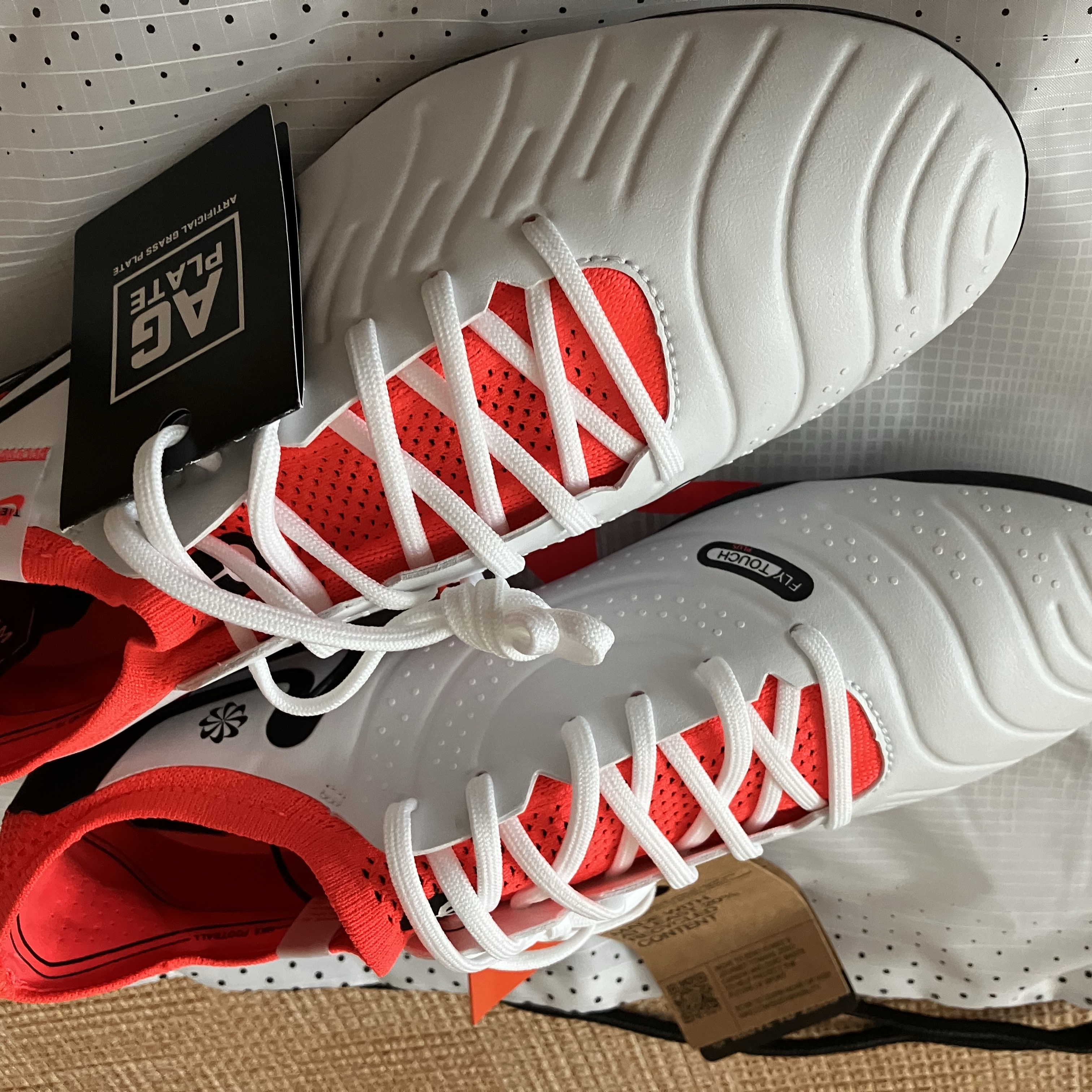 Nike Tiempo Legend 10 Elite AG White Bright Crimson 착용 스타일