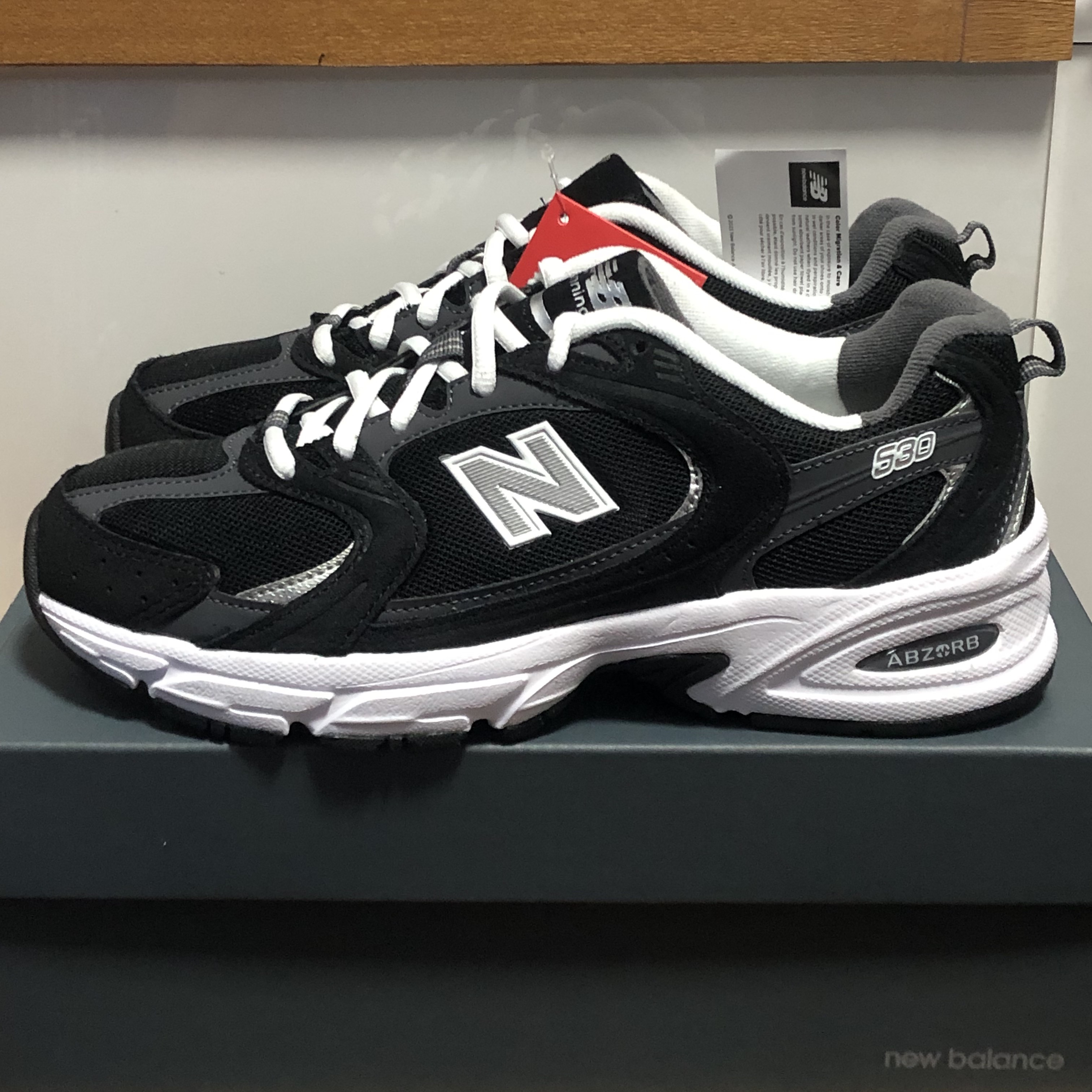 New Balance 530 Classic Black 착용 스타일