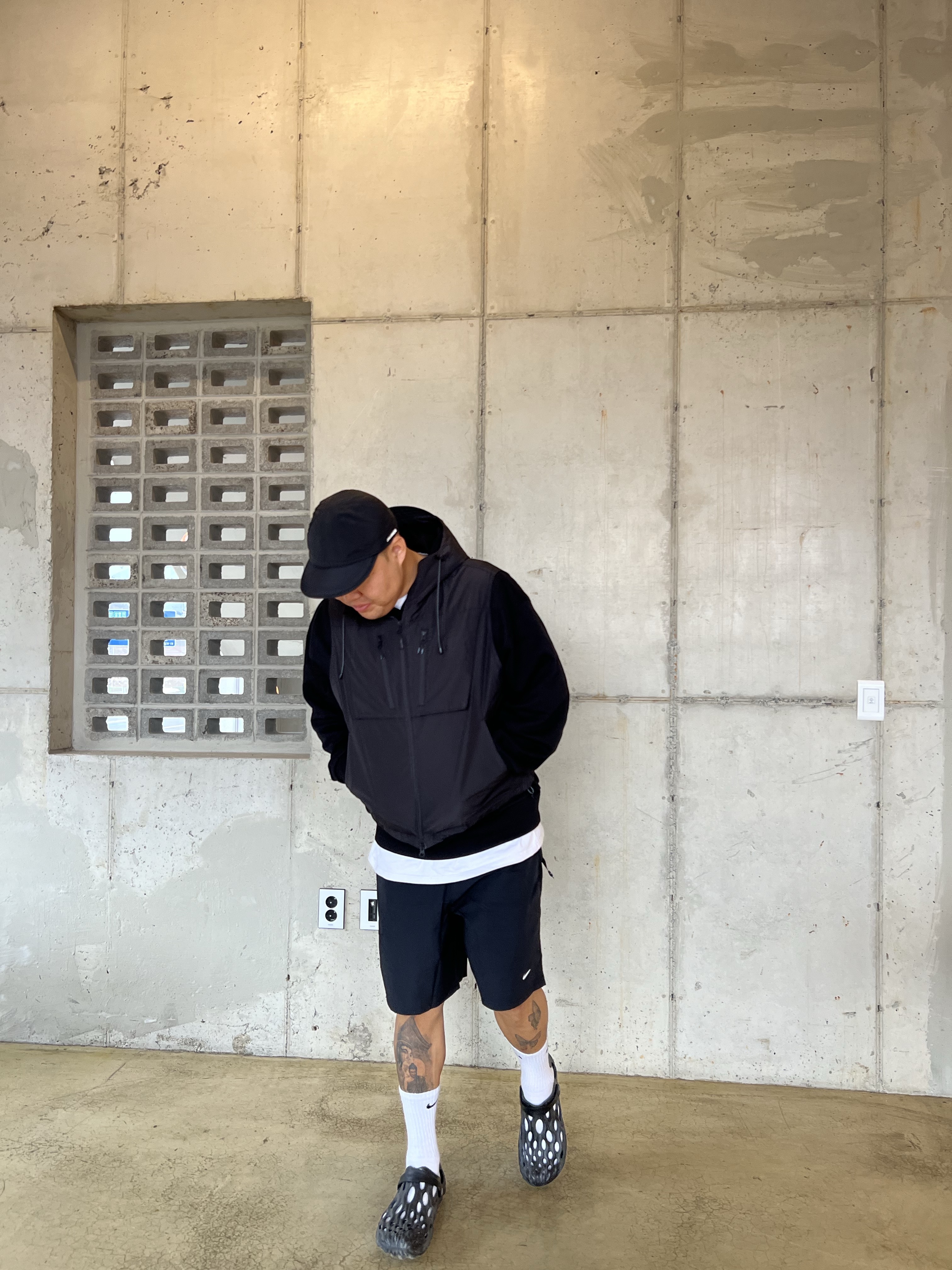 Nike Solo Swoosh Woven Shorts Black - Asia, Merrell Hydro Moc Black 착용 스타일