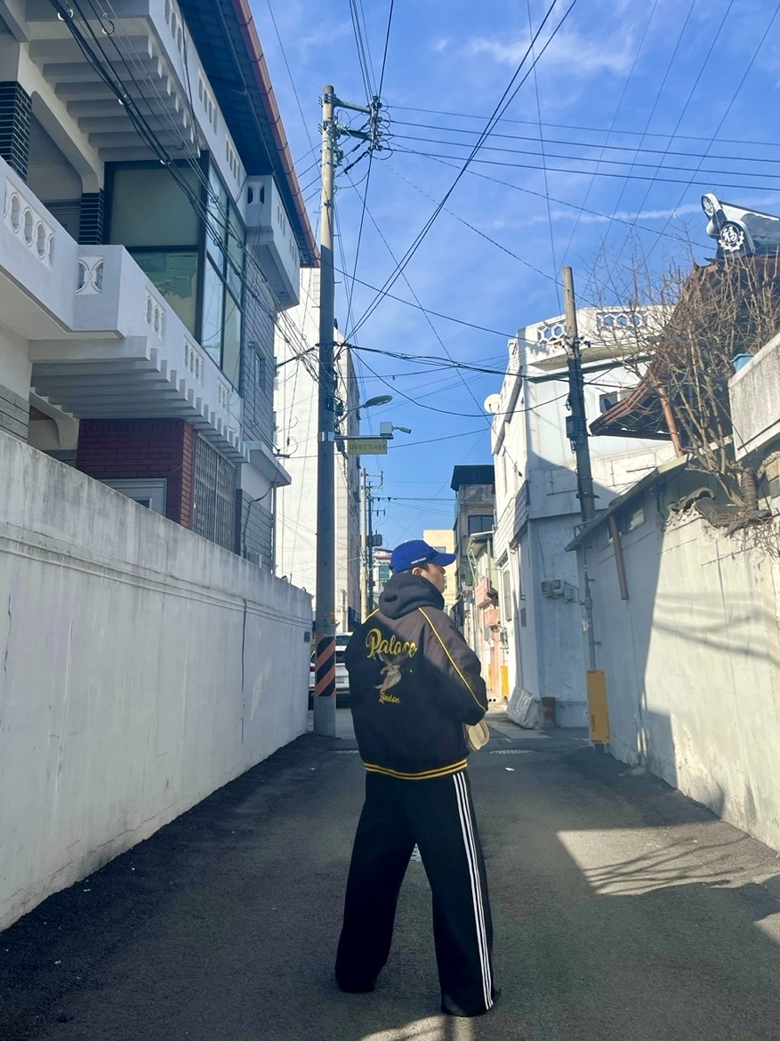 Palace Chain Stitch Bomber Jacket Black - 21SS, Nike x Martine Rose Shox MR4 Black Multi 착용 스타일 - 2
