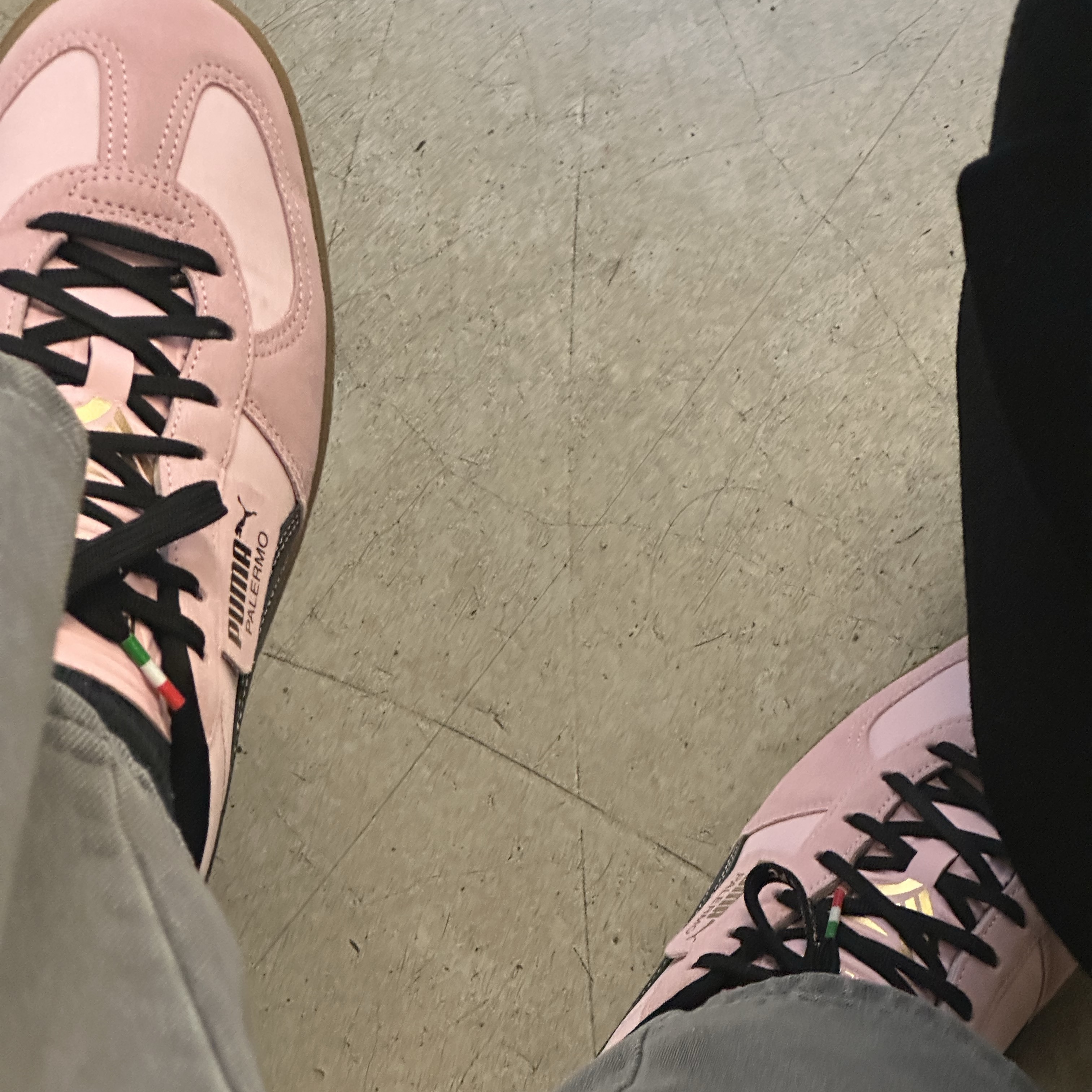Puma x Palermo F.C. Sneakers Bright Pink Black 착용 스타일
