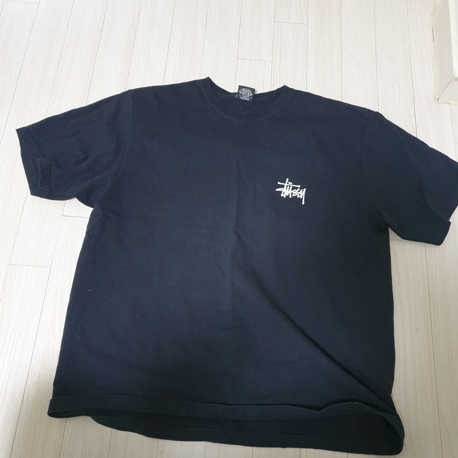 Stussy Basic Stussy T-Shirt Black 2023 착용 스타일 - 2
