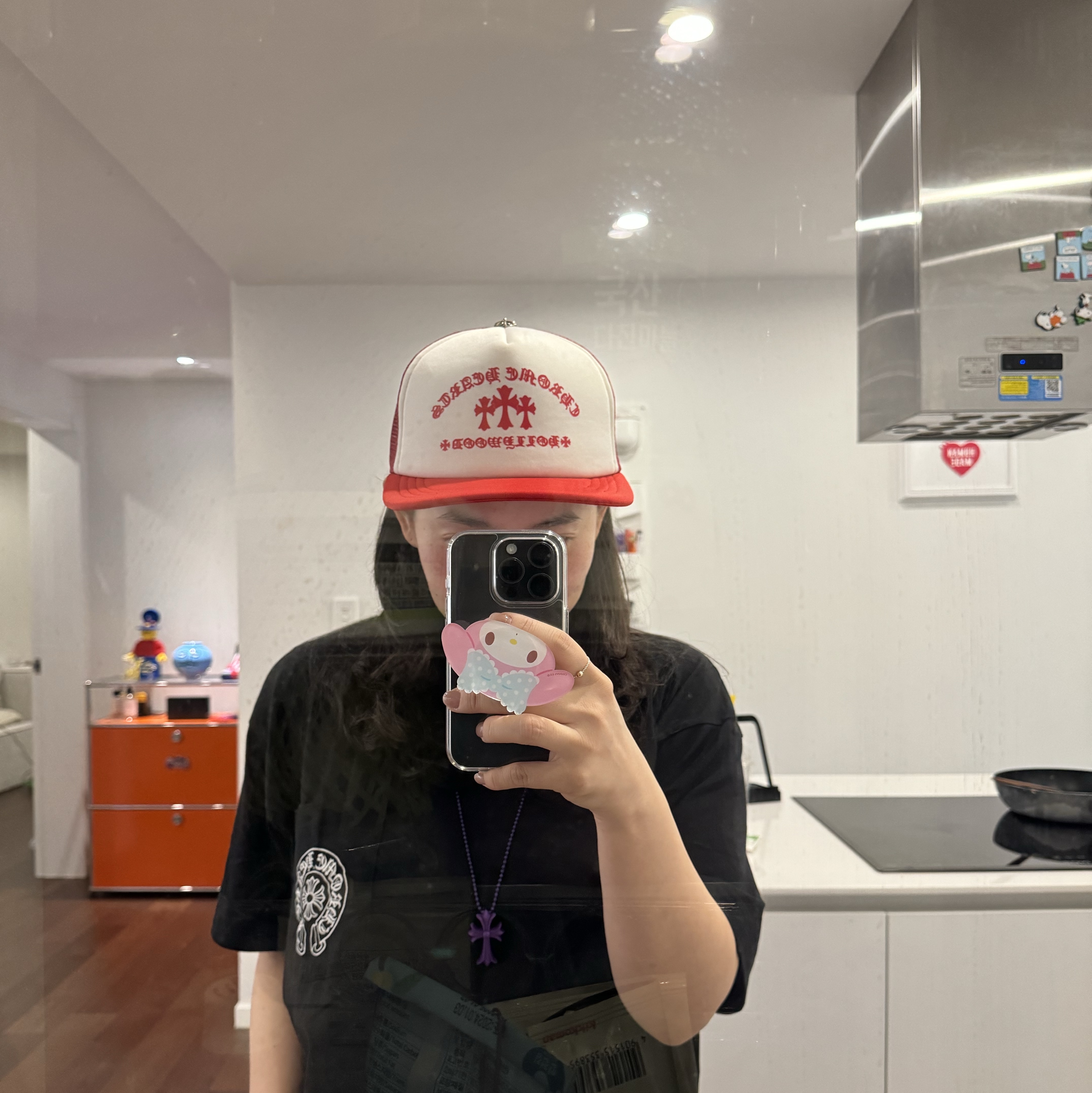 Chrome Hearts Horseshoe Logo T-Shirt Black - Seoul Exclusive, Chrome Hearts King Taco Foam Front Mesh Trucker Hat Red 착용 스타일 - 2