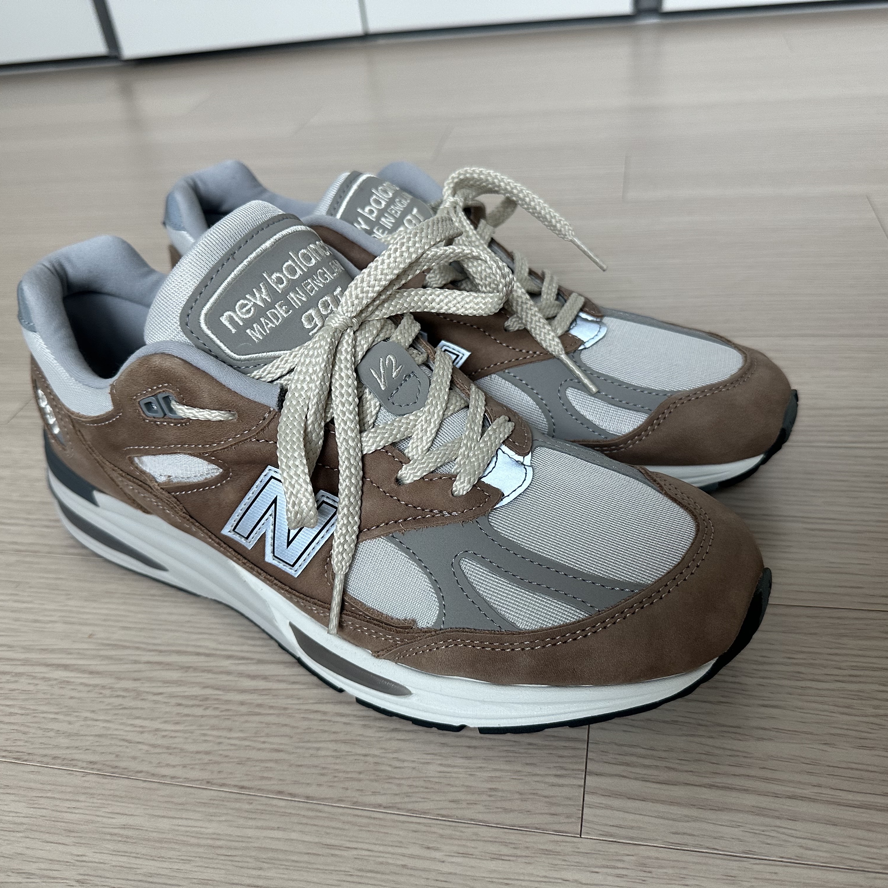 New Balance 991v2 Made in UK Coco Mocca 착용 스타일 - 2