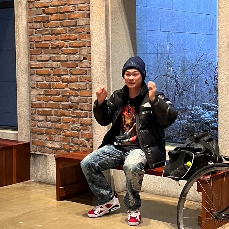 Jordan 6 Retro Carmine 2021, Supreme New Era Metallic Arc Beanie Navy - 23SS 착용 스타일 - 2