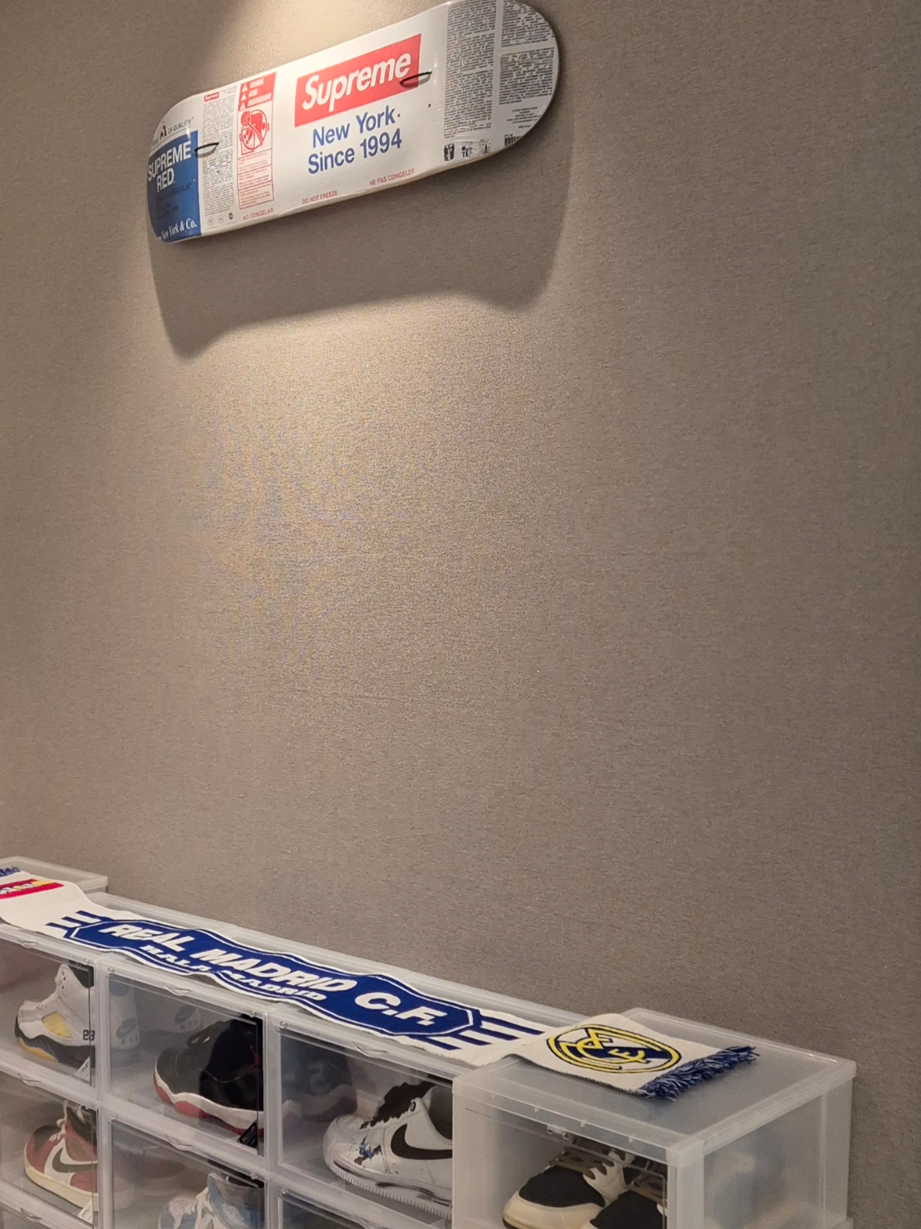 Supreme Paint Skateboard Deck White - 22SS 착용 스타일