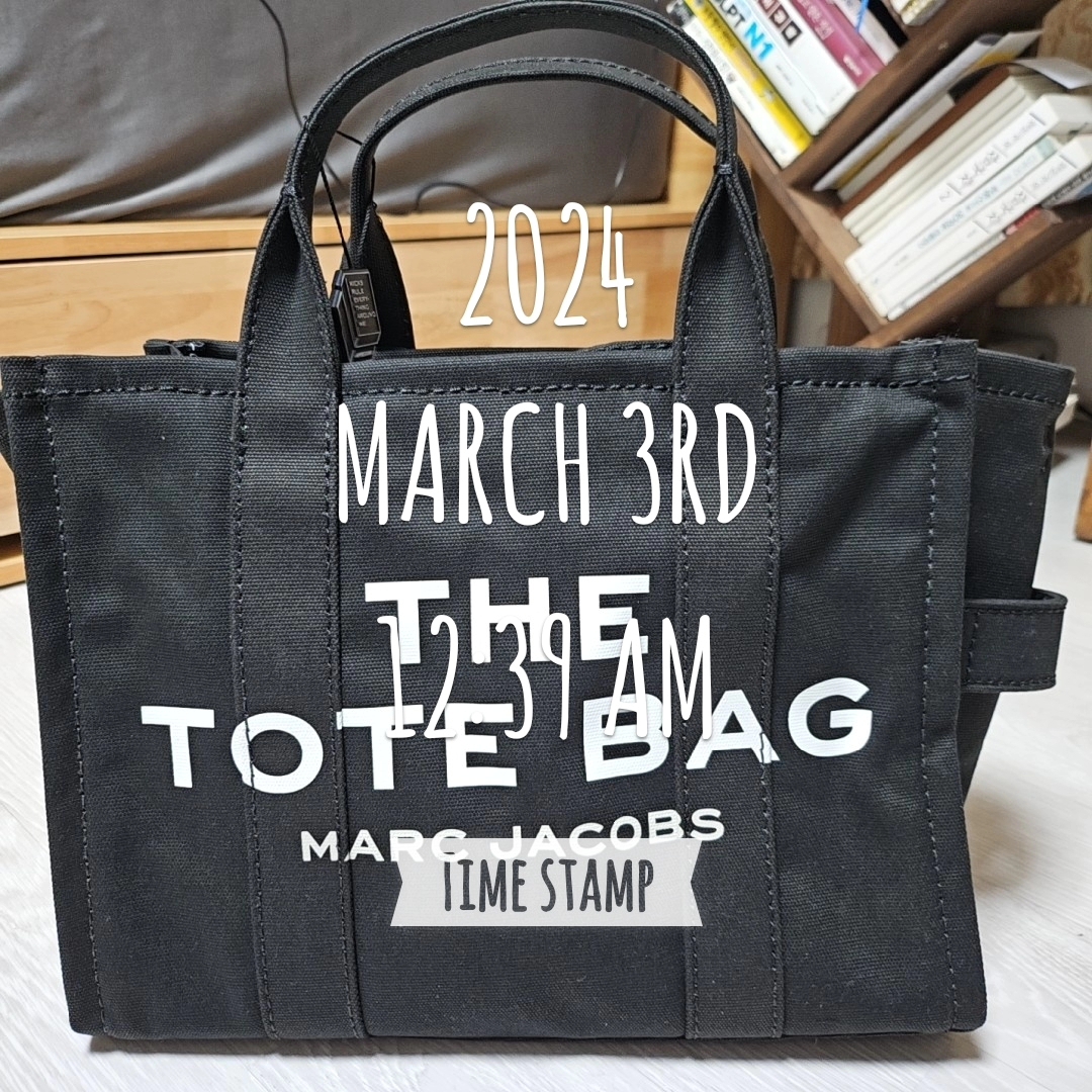 Marc Jacobs The Medium Tote Bag Black 착용 스타일 - 3