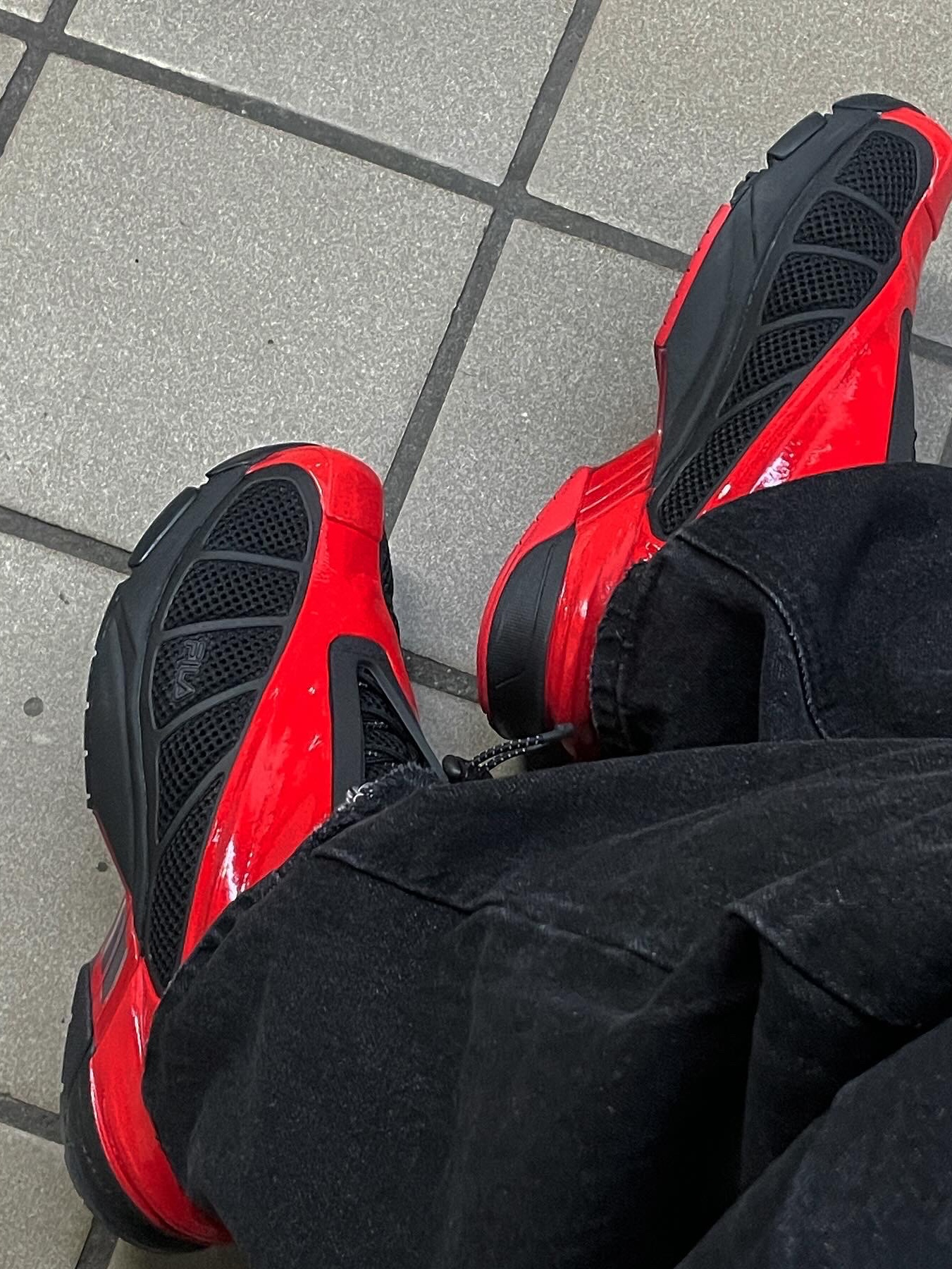 Fila Replica 2002 Black Red 착용 스타일 - 5