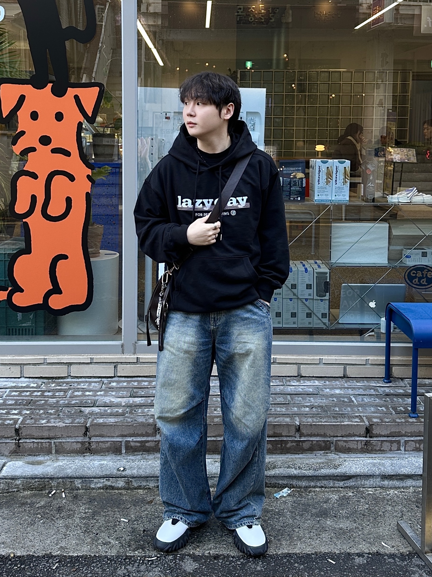 Oakley Factory Team x Brain Dead x Ssense Chop Saw Mule White 착용 스타일 - 2