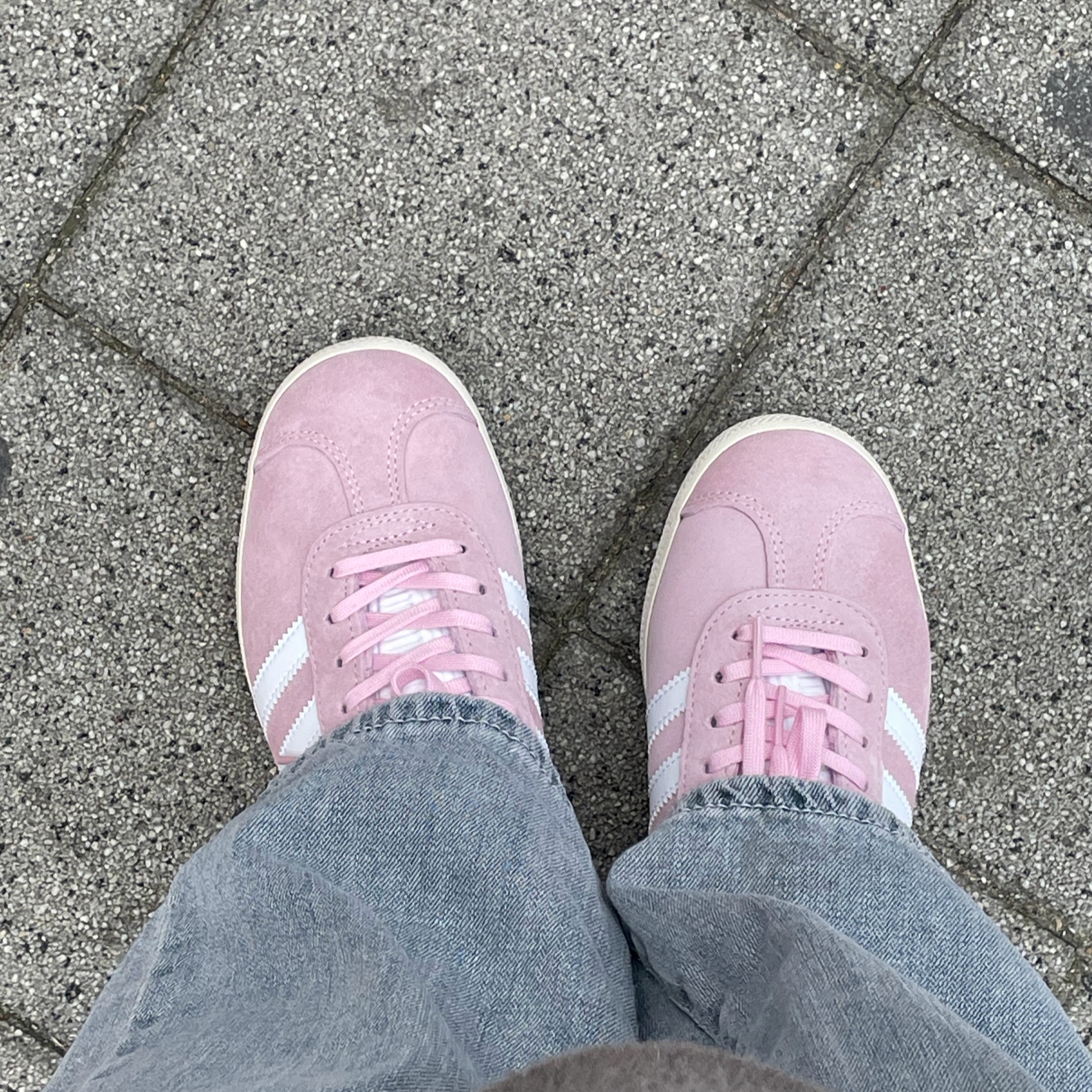 (W) Adidas Gazelle Wonder Pink 착용 스타일 - 1
