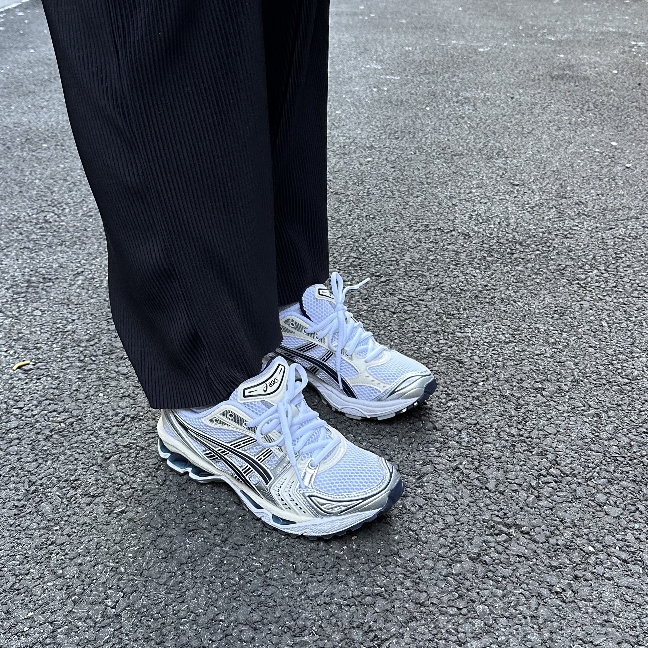(W) Asics Gel-Kayano 14 White Midnight 착용 스타일