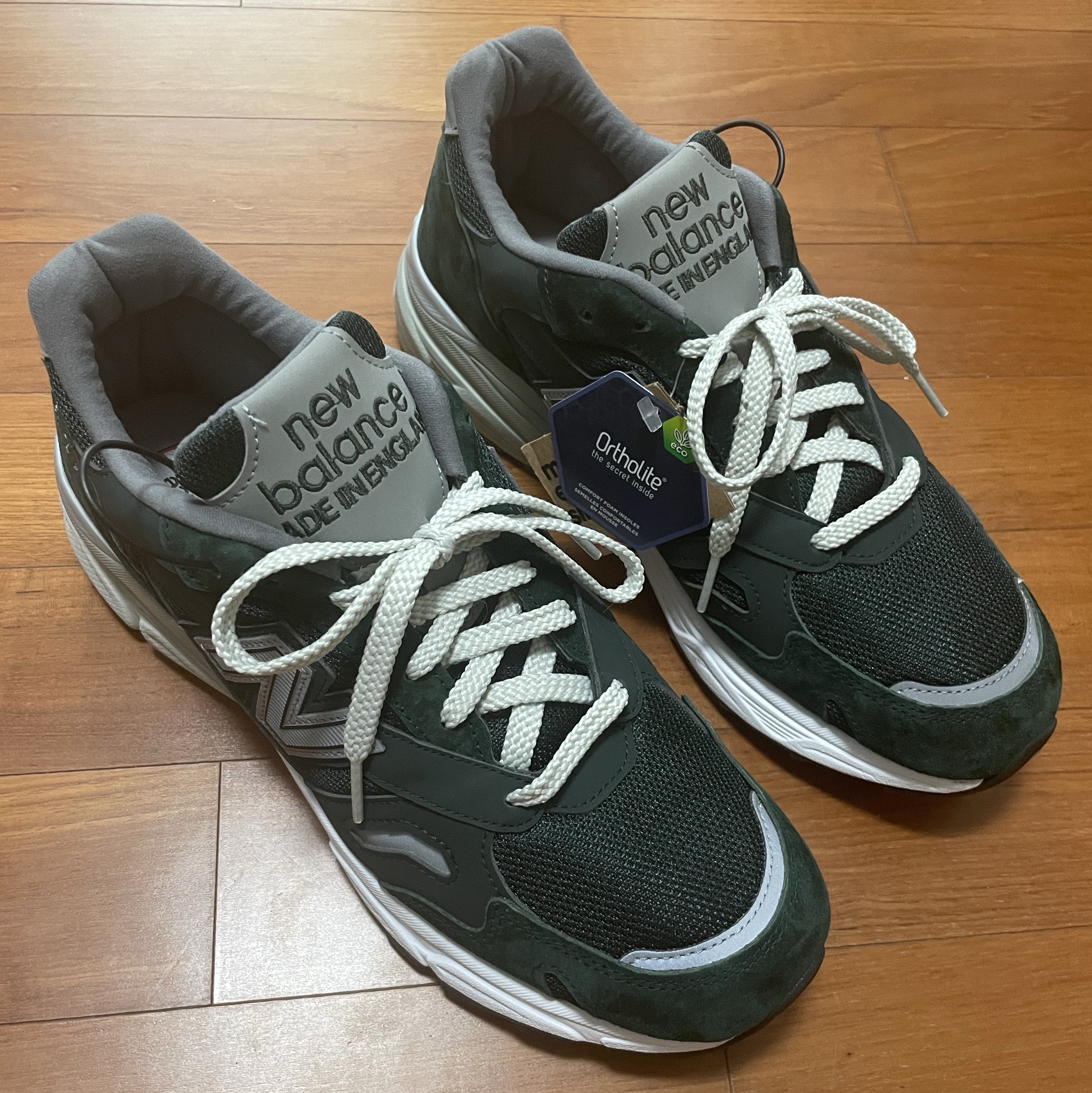 New Balance 920 Made in UK Green Grey 착용 스타일 - 2