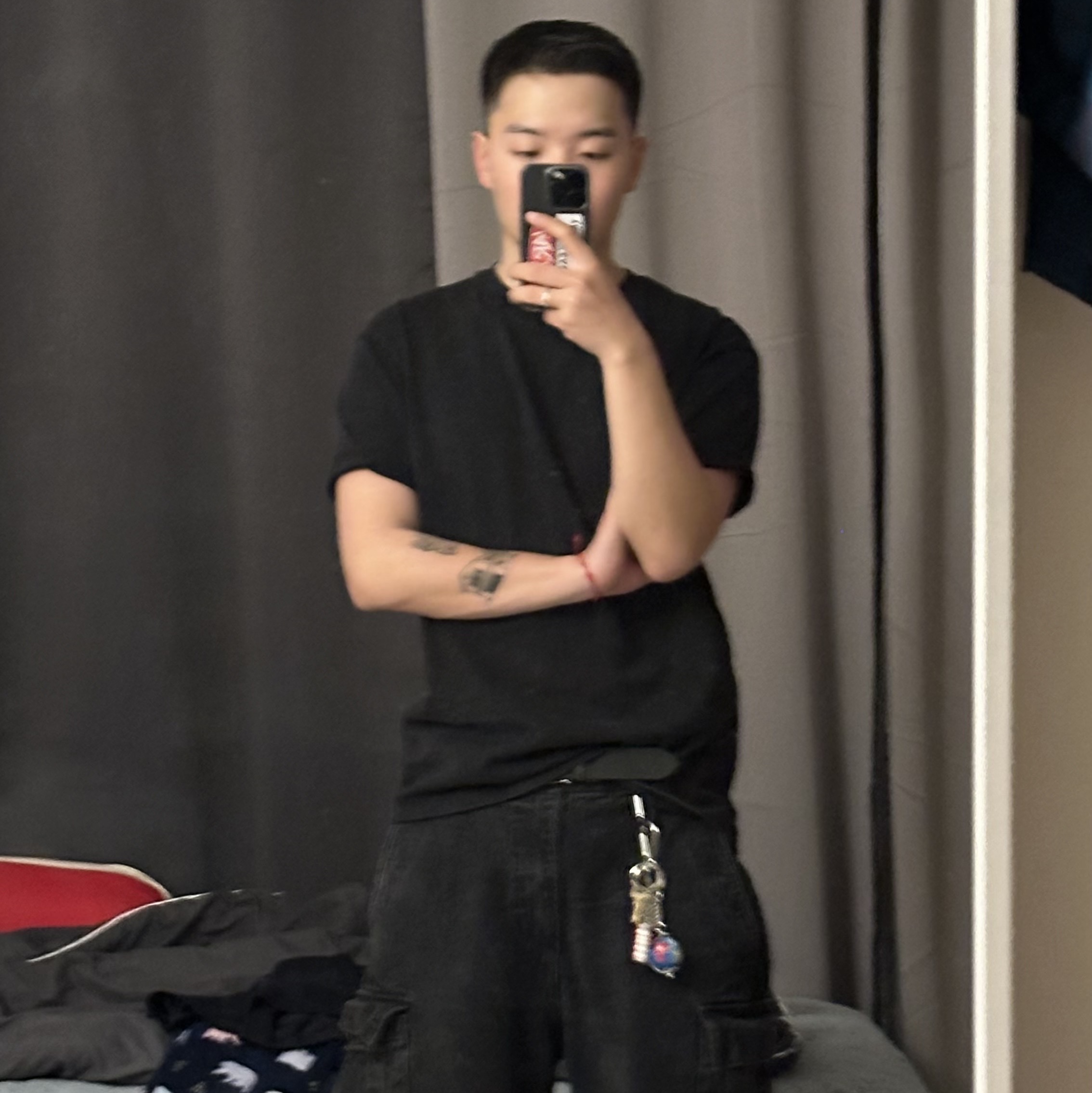 Stussy Globe Keychain Multi 착용 스타일 - 1