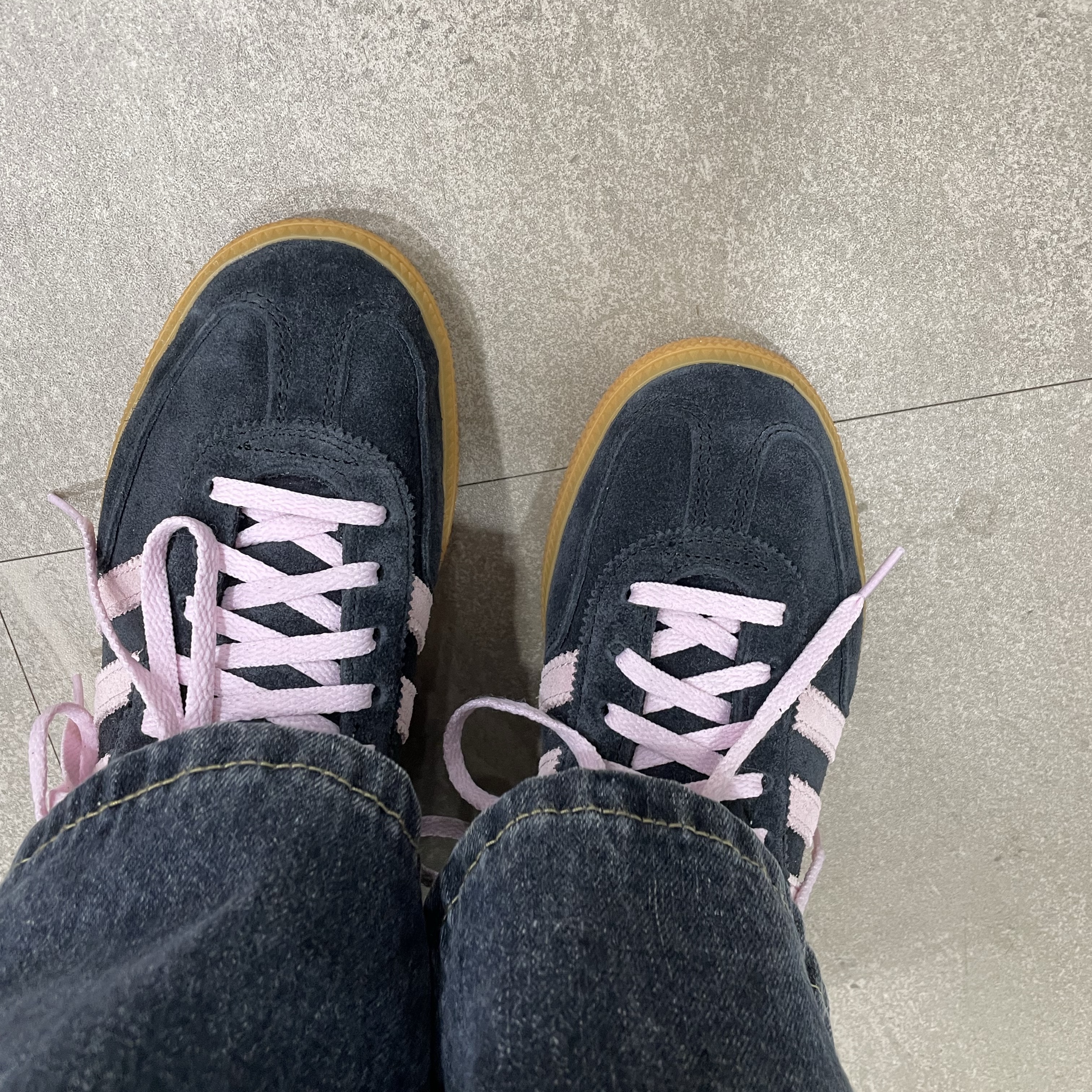 (W) Adidas Spezial Handball Core Black Clear Pink 착용 스타일