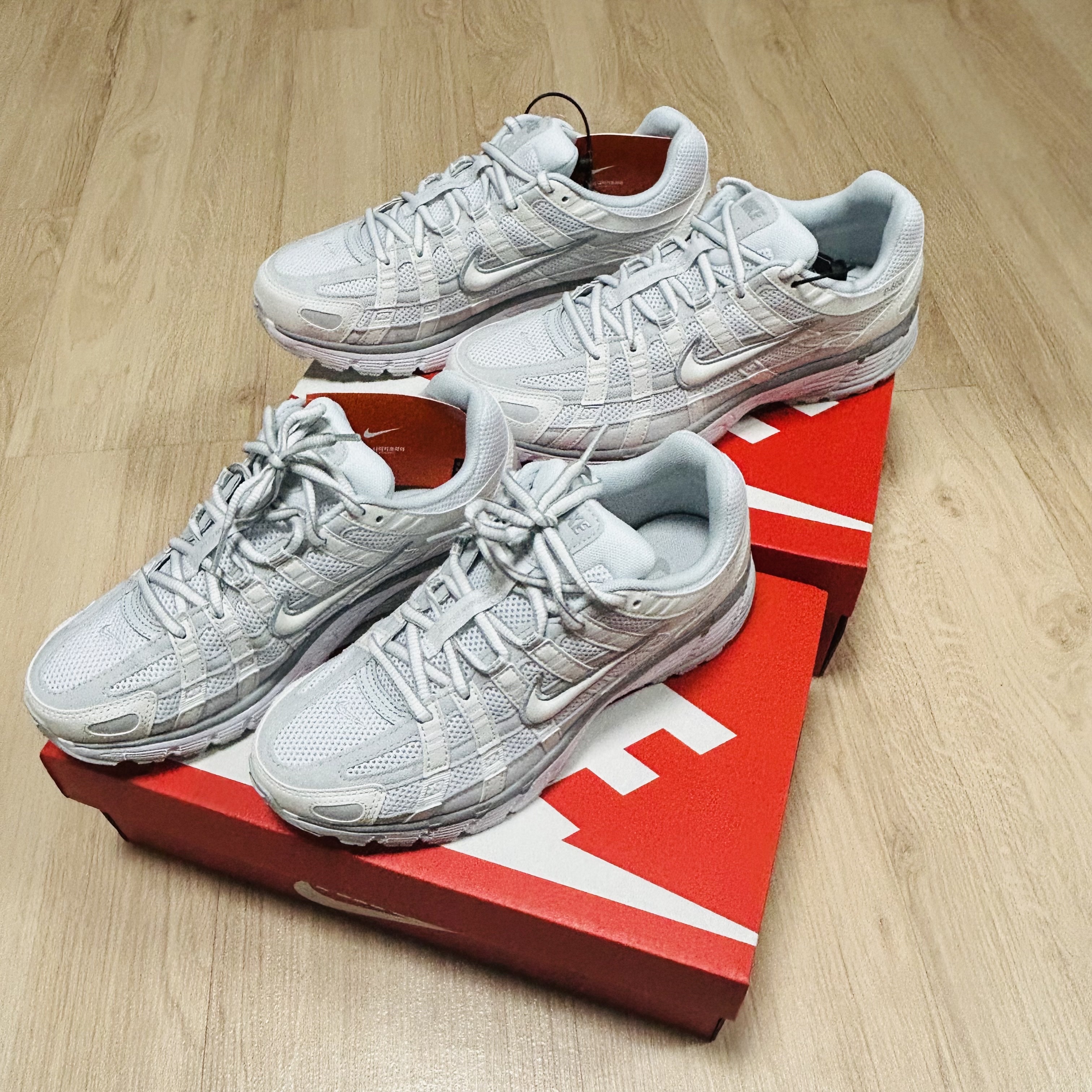 (W) Nike P-6000 Metallic Summit White 착용 스타일