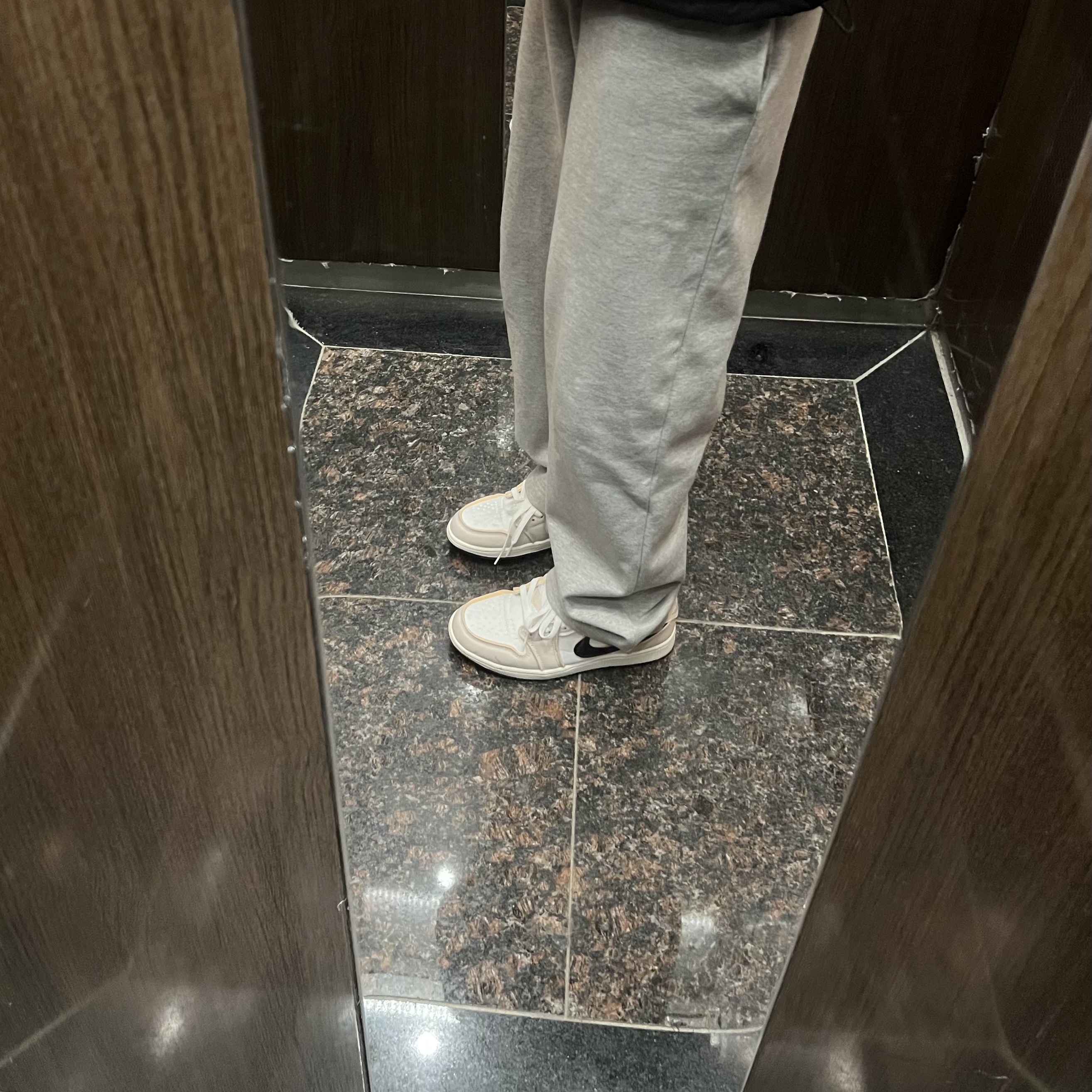 Jordan 1 Retro Low OG EX White and Coconut Milk 착용 스타일