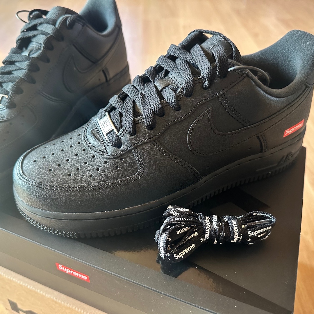 Nike x Supreme Air Force 1 Low Black 착용 스타일