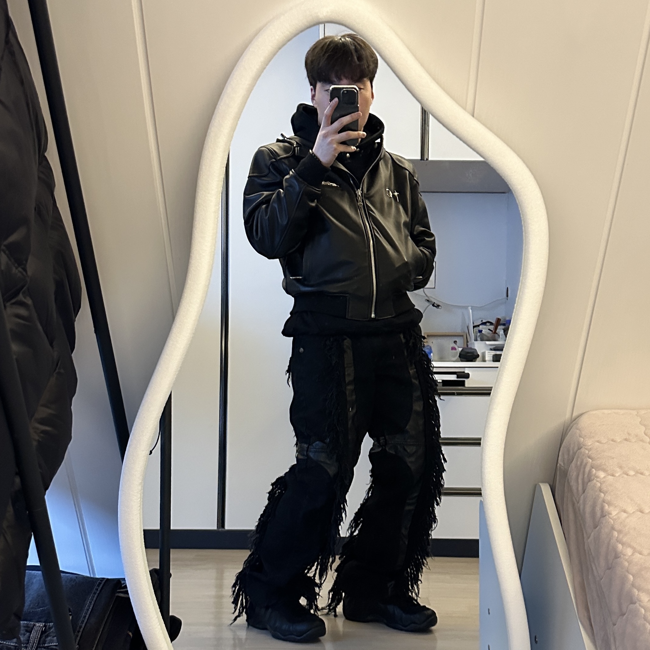 Nike Air Foamposite One Black Anthracite, Thug Club Armor Hoodie Black 착용 스타일 - 1