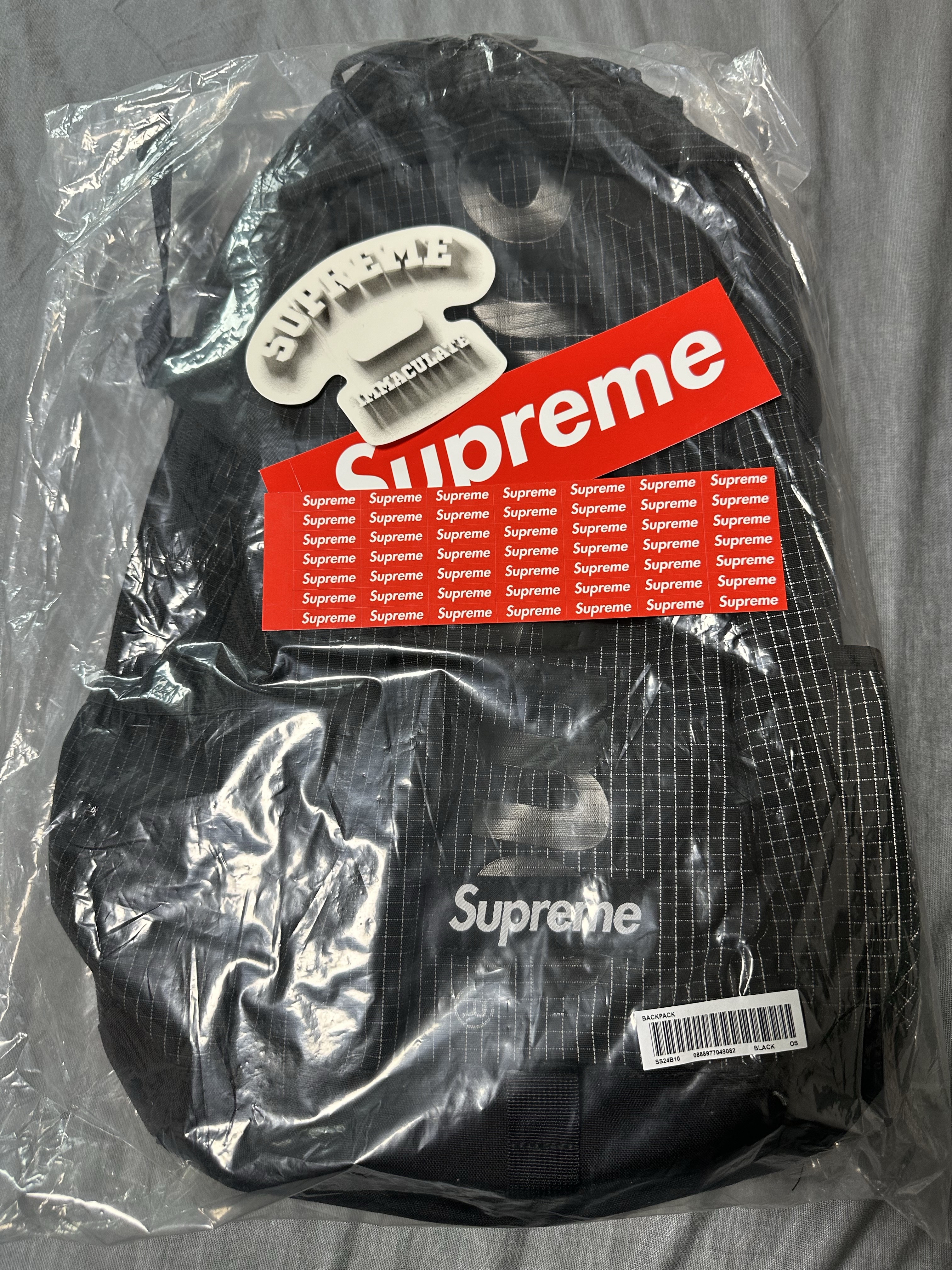 Supreme Backpack Black - 24SS 착용 스타일