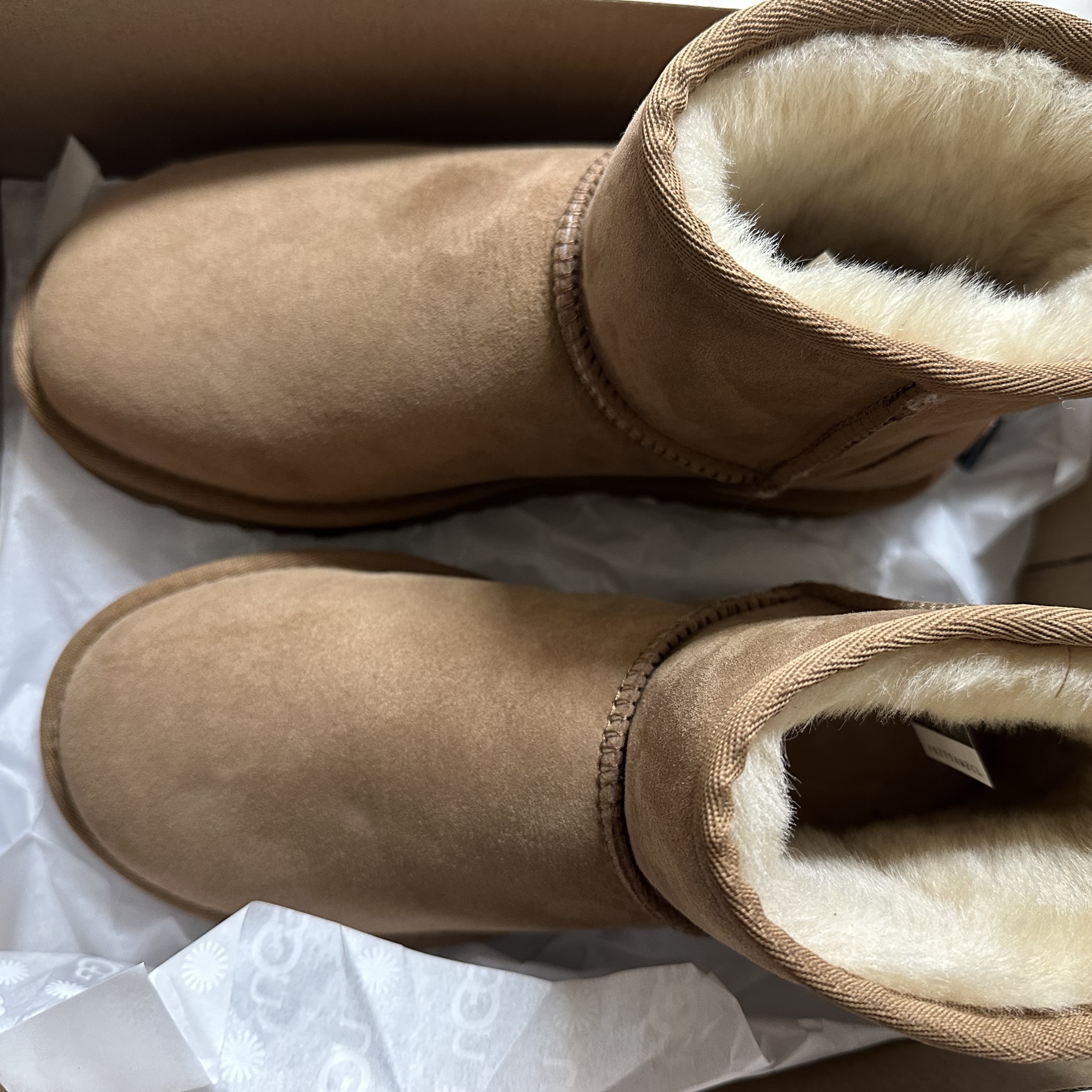 (W) UGG Classic Mini II Boots Chestnut 착용 스타일 - 3