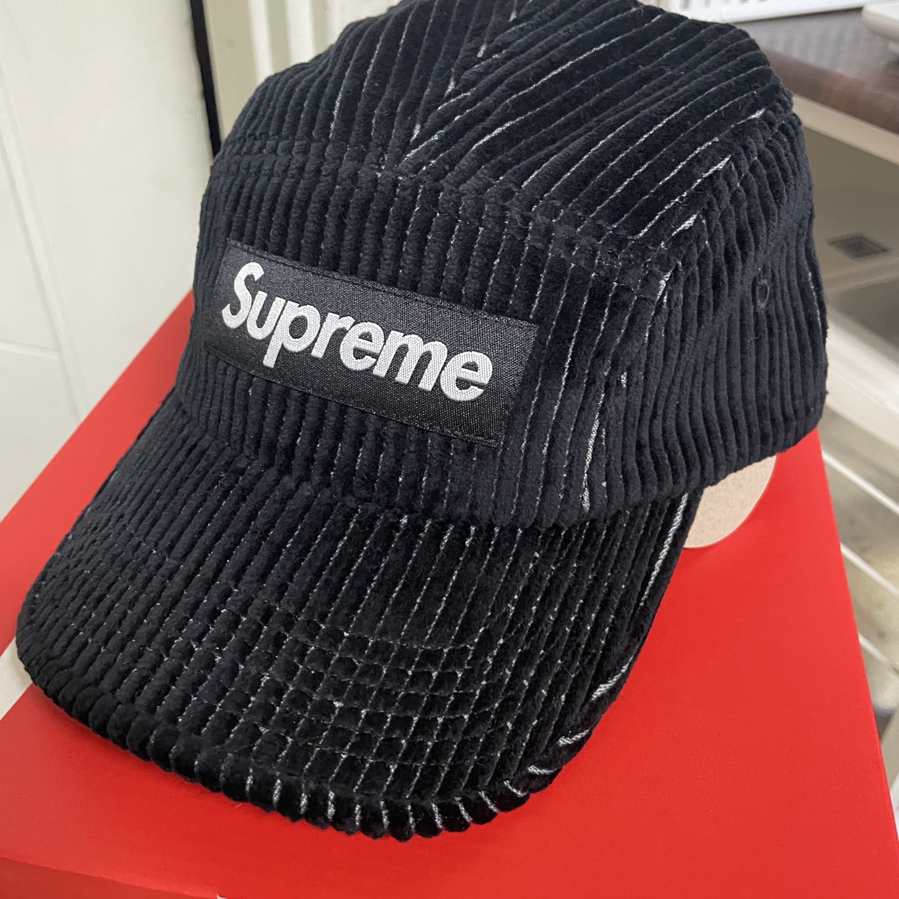 Supreme 2-Tone Corduroy Camp Cap Black - 23SS 착용 스타일
