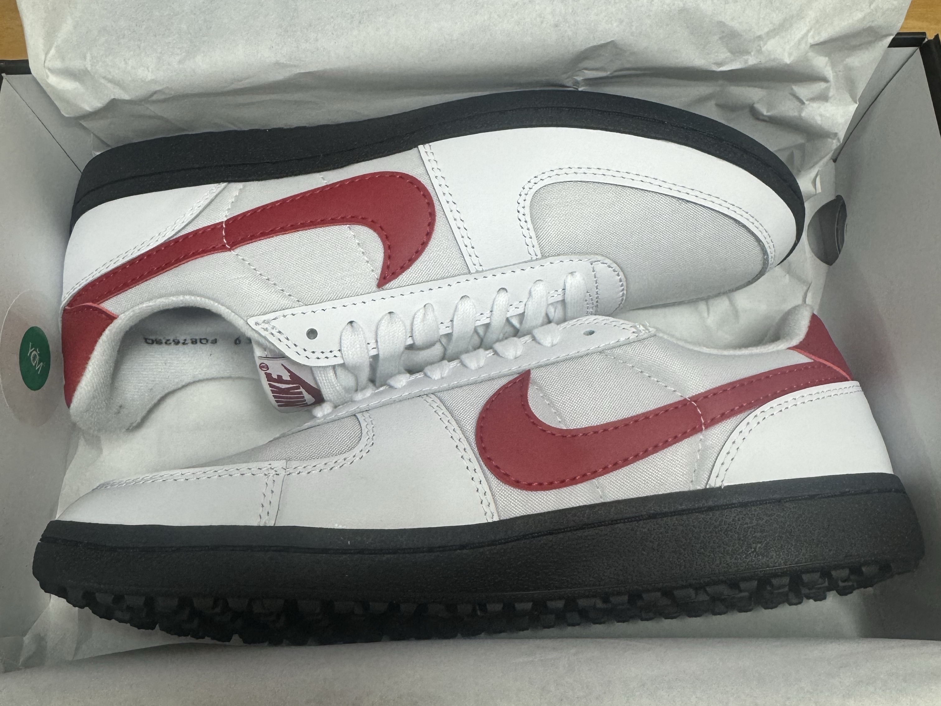 Nike Field General 82 SP White and Varsity Red 착용 스타일 - 1