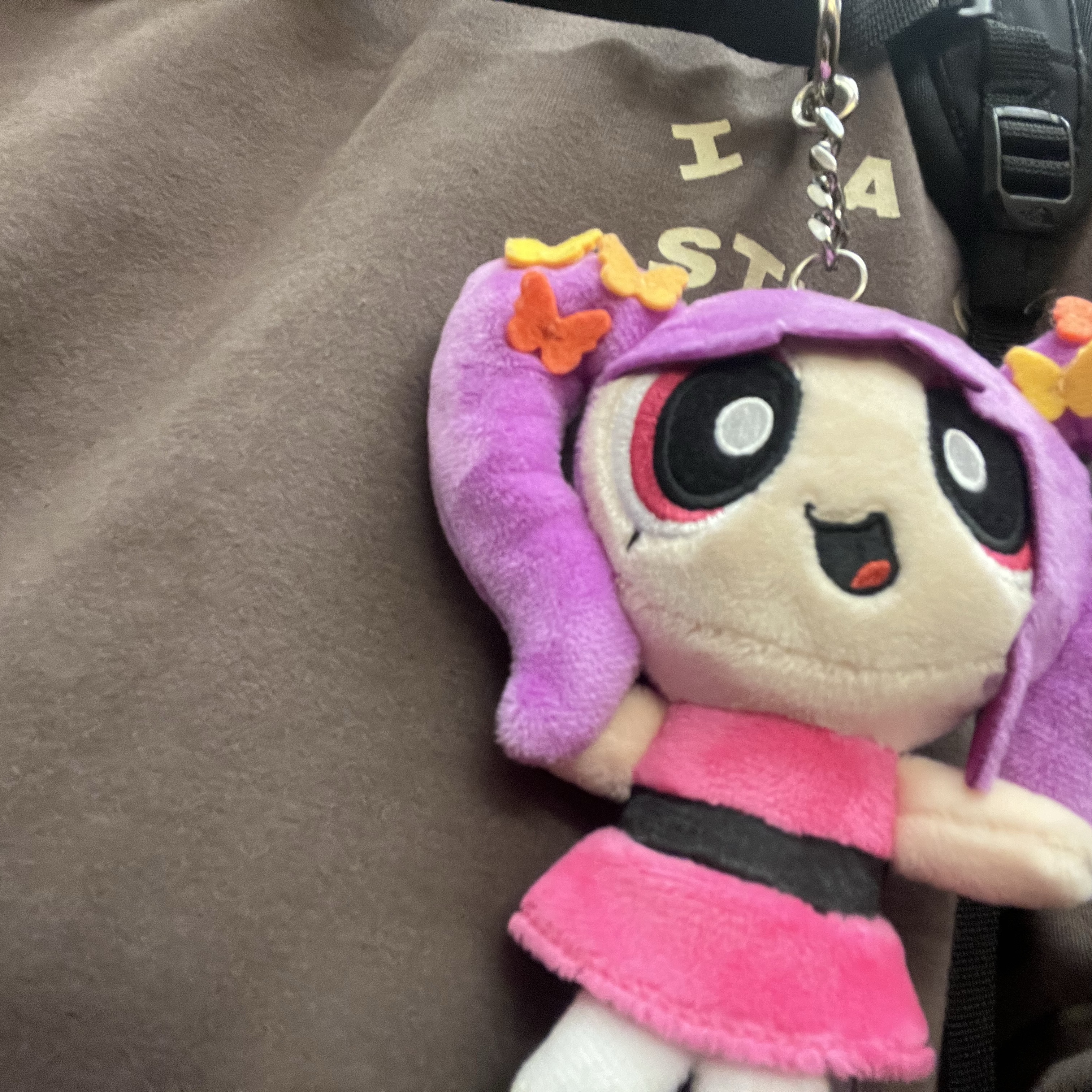 Newjeans x The Powerpuff Girls Bag Charm Hanni 착용 스타일