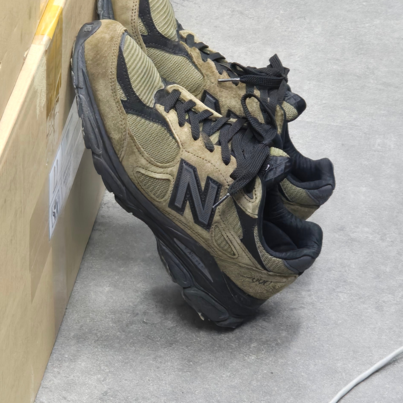 New Balance x JJJJound 990v3 Brown Black 착용 스타일