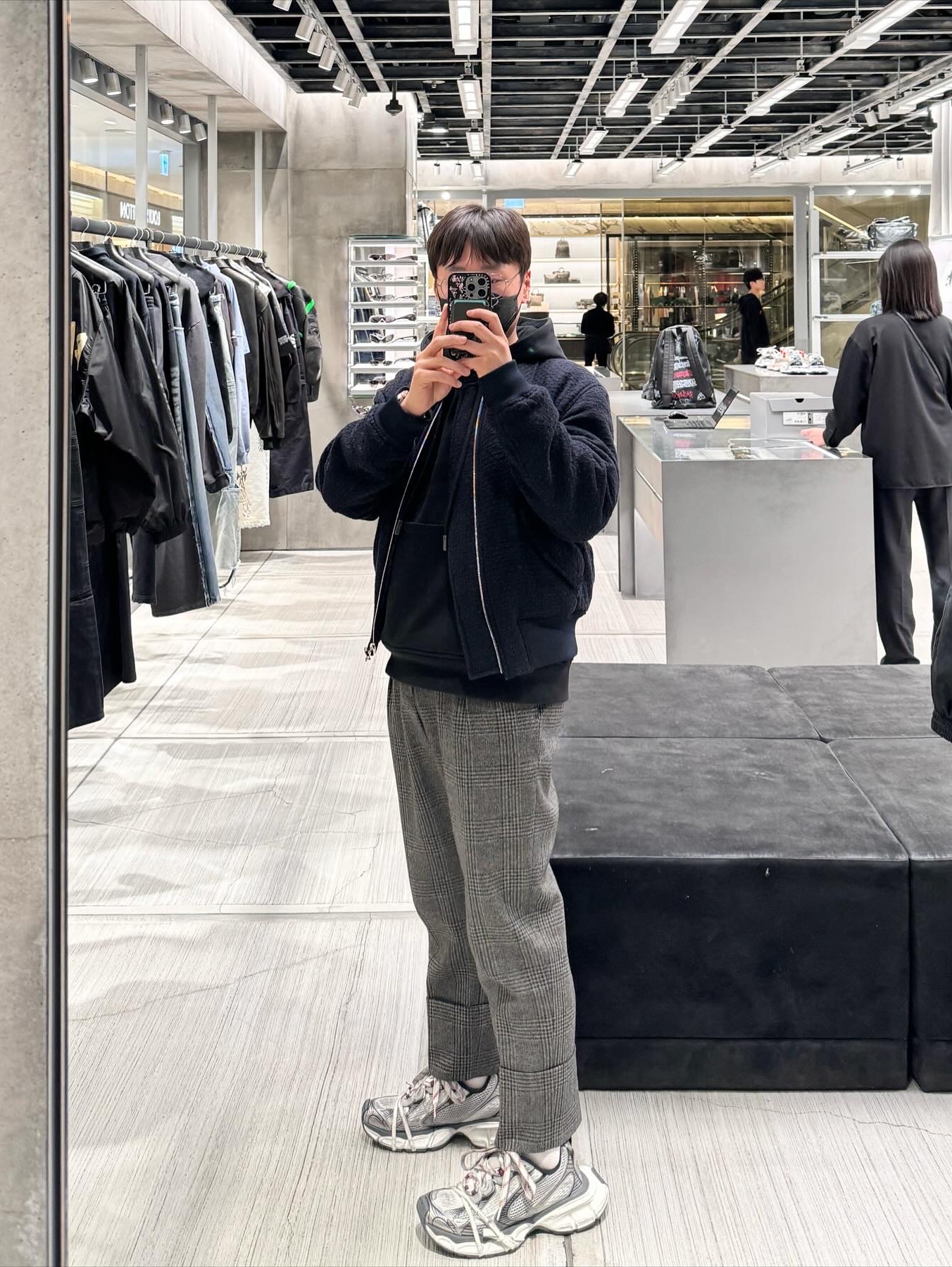 Wooyoungmi Flower Back Logo Hooded T-Shirt Black - 24SS, Wooyoungmi Tweed Blouson Jumper Navy - 23SS 착용 스타일 - 2