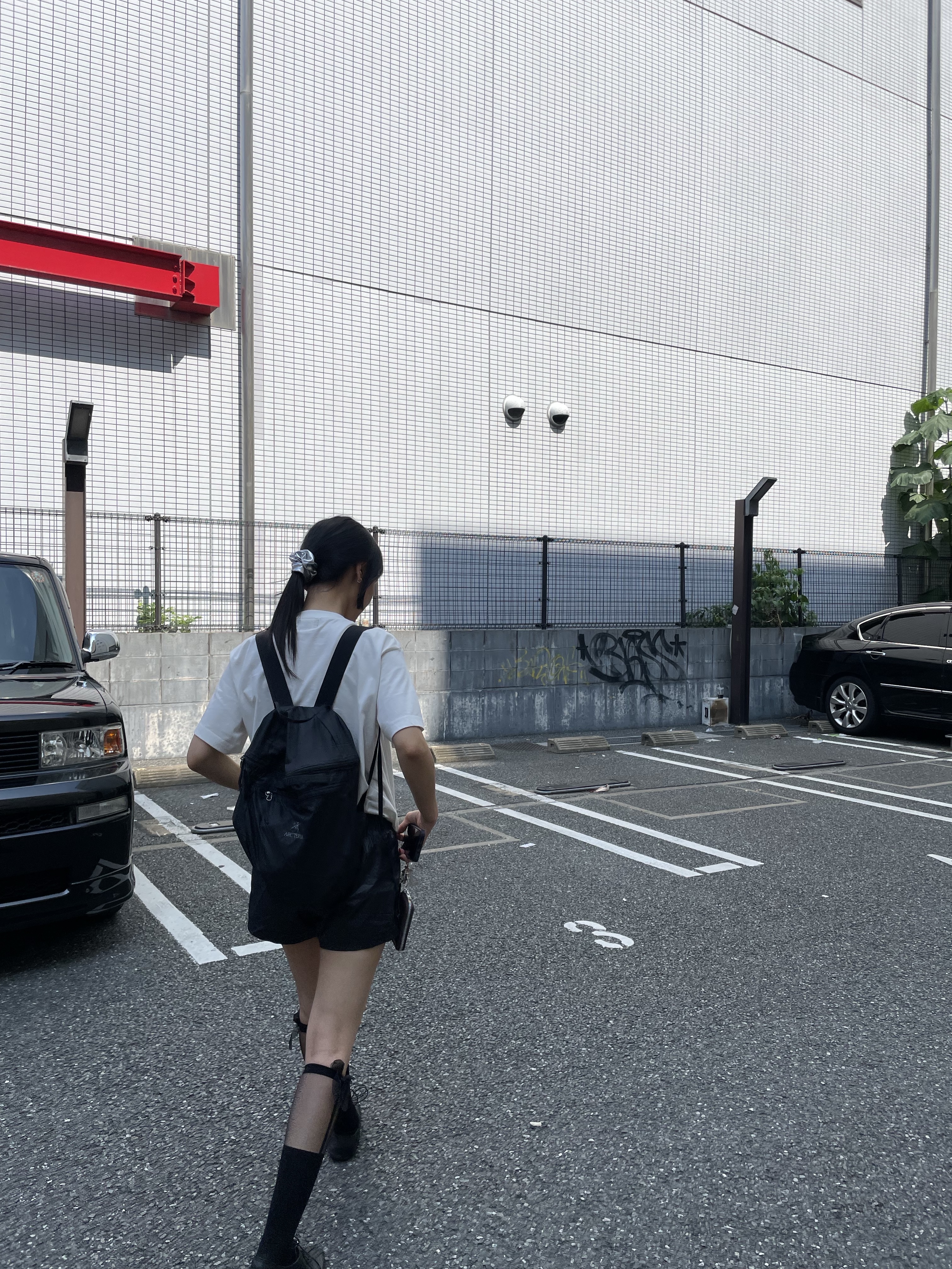 (W) Nike Dri-Fit Swoosh Run Shorts Black - US/EU, Arc'teryx Index 15 Backpack Black 착용 스타일 - 2