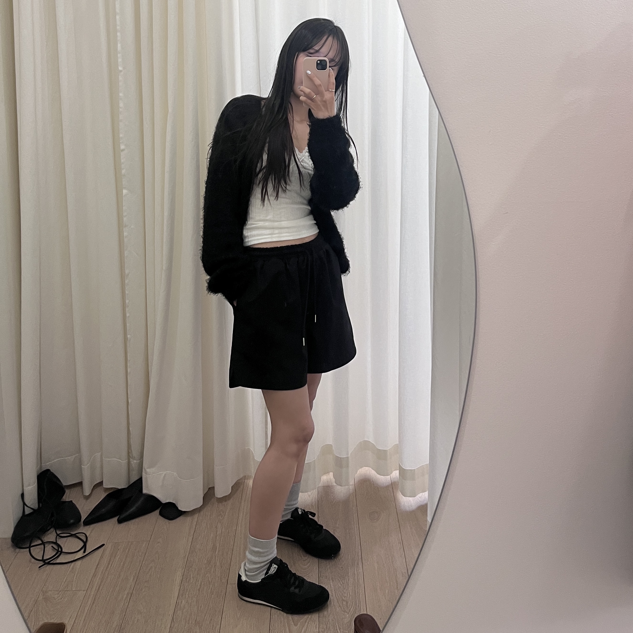 Onitsuka Tiger Serrano CL Black 착용 스타일