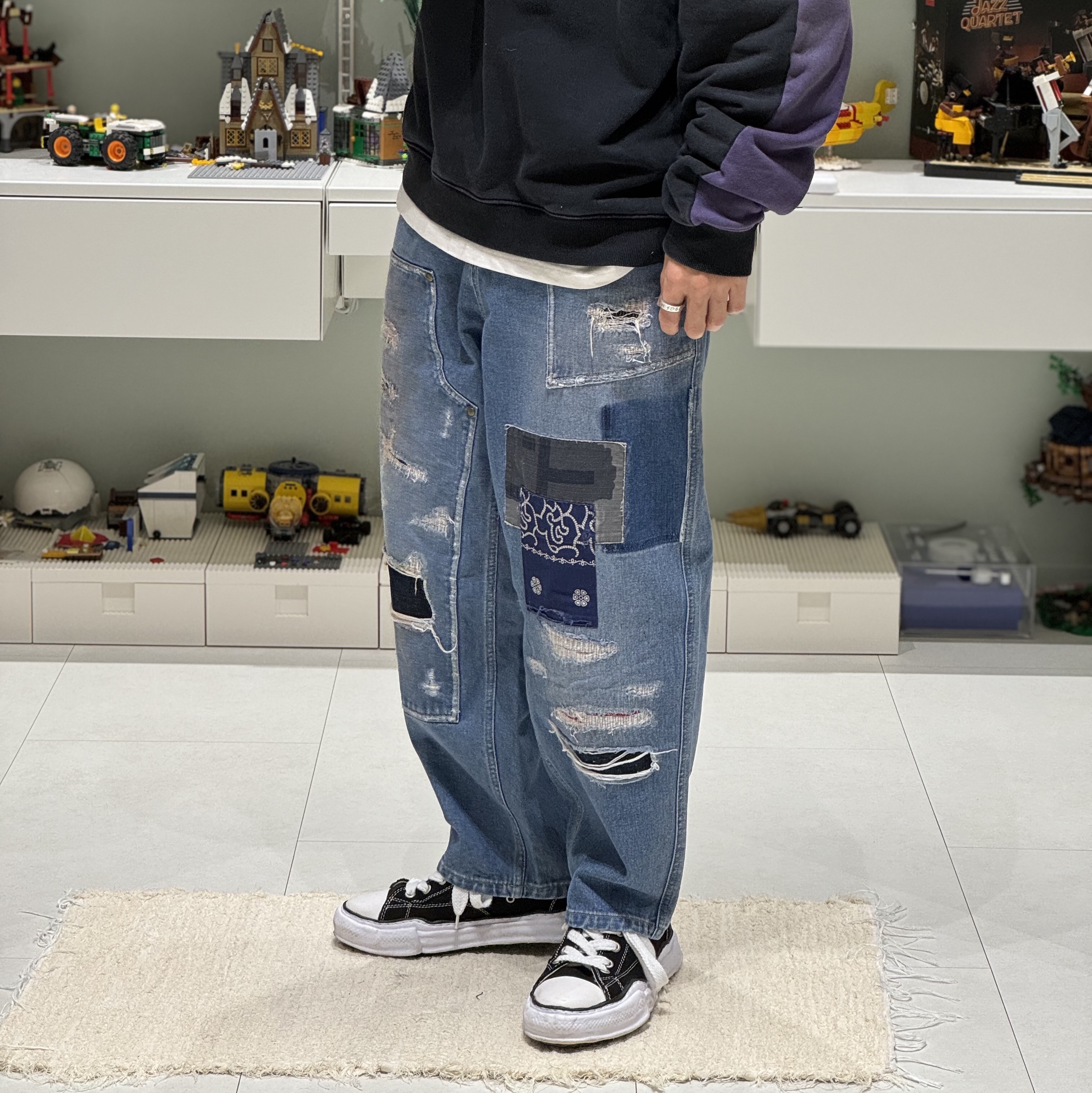 Maison Mihara Yasuhiro Peterson OG Sole Canvas Low Sneakers Black, Kapital 2 Tone Big Fleece Sweatshirt Black Purple 착용 스타일 - 4
