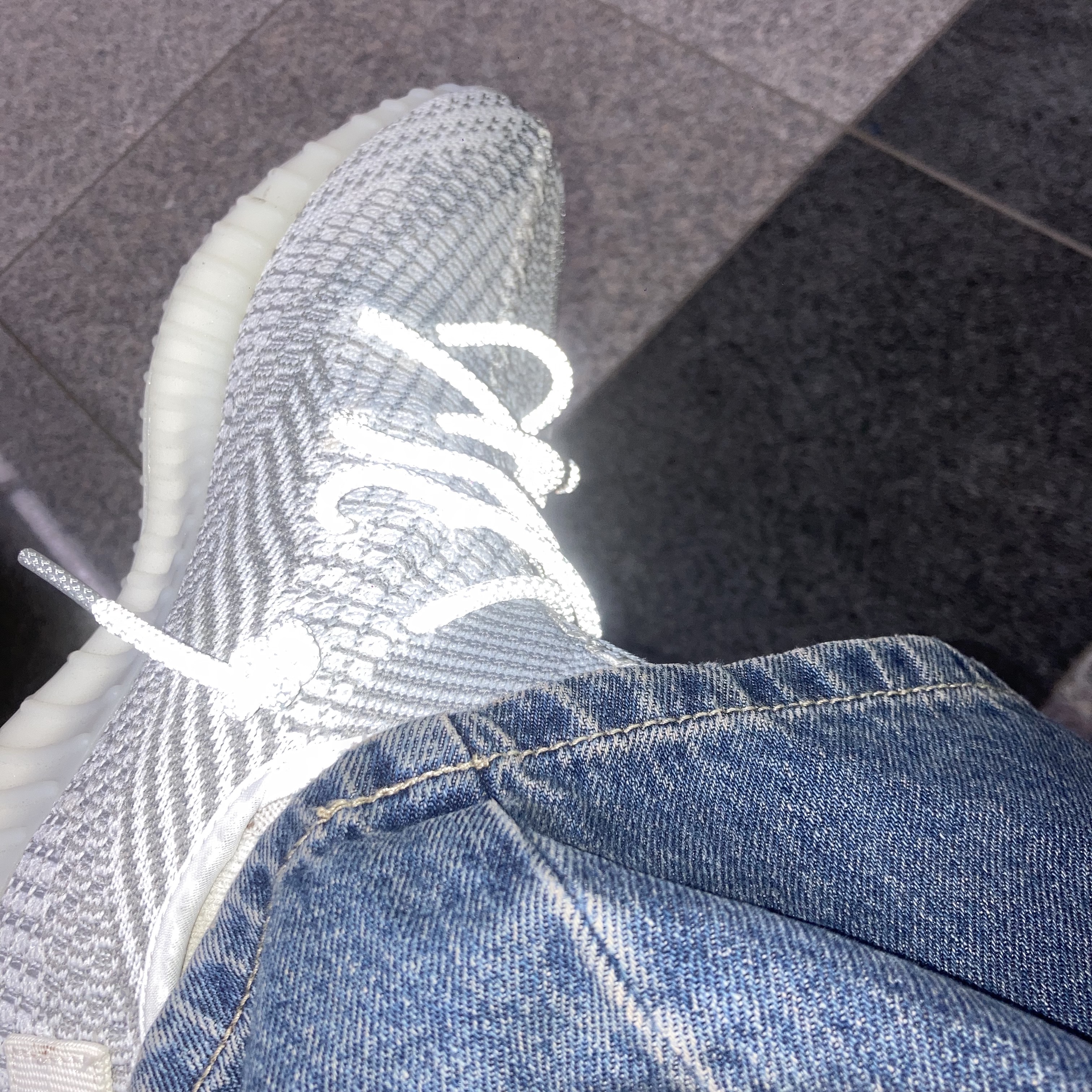 Adidas Yeezy Boost 350 V2 Static 2023 착용 스타일