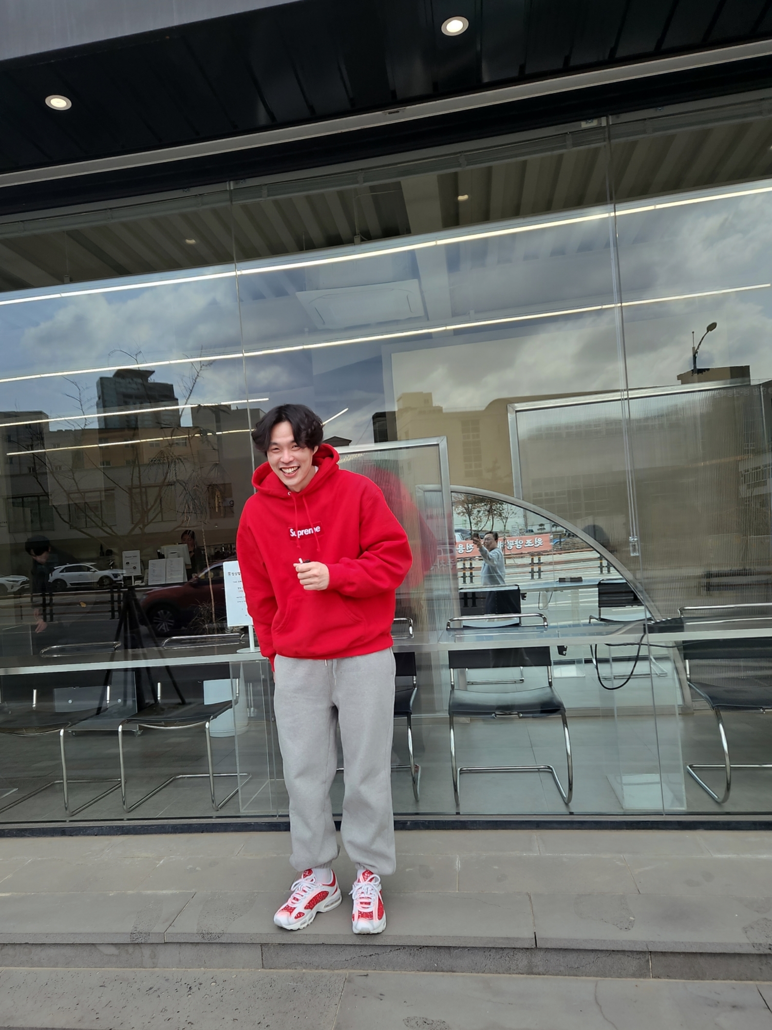 Supreme Box Logo Hooded Sweatshirt Red - 23FW, Nike x Supreme Air Max Tailwind 4 White 착용 스타일