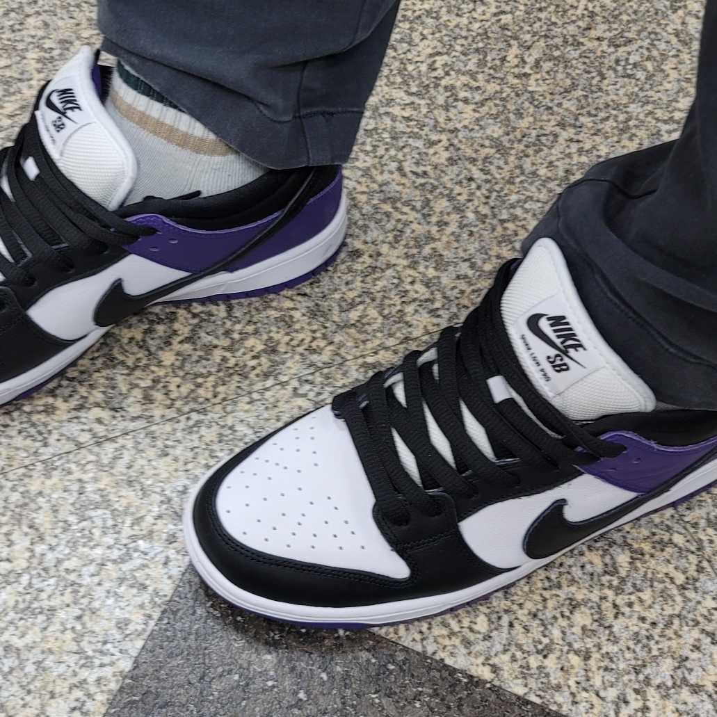 Nike SB Dunk Low Pro Court Purple 착용 스타일 - 2