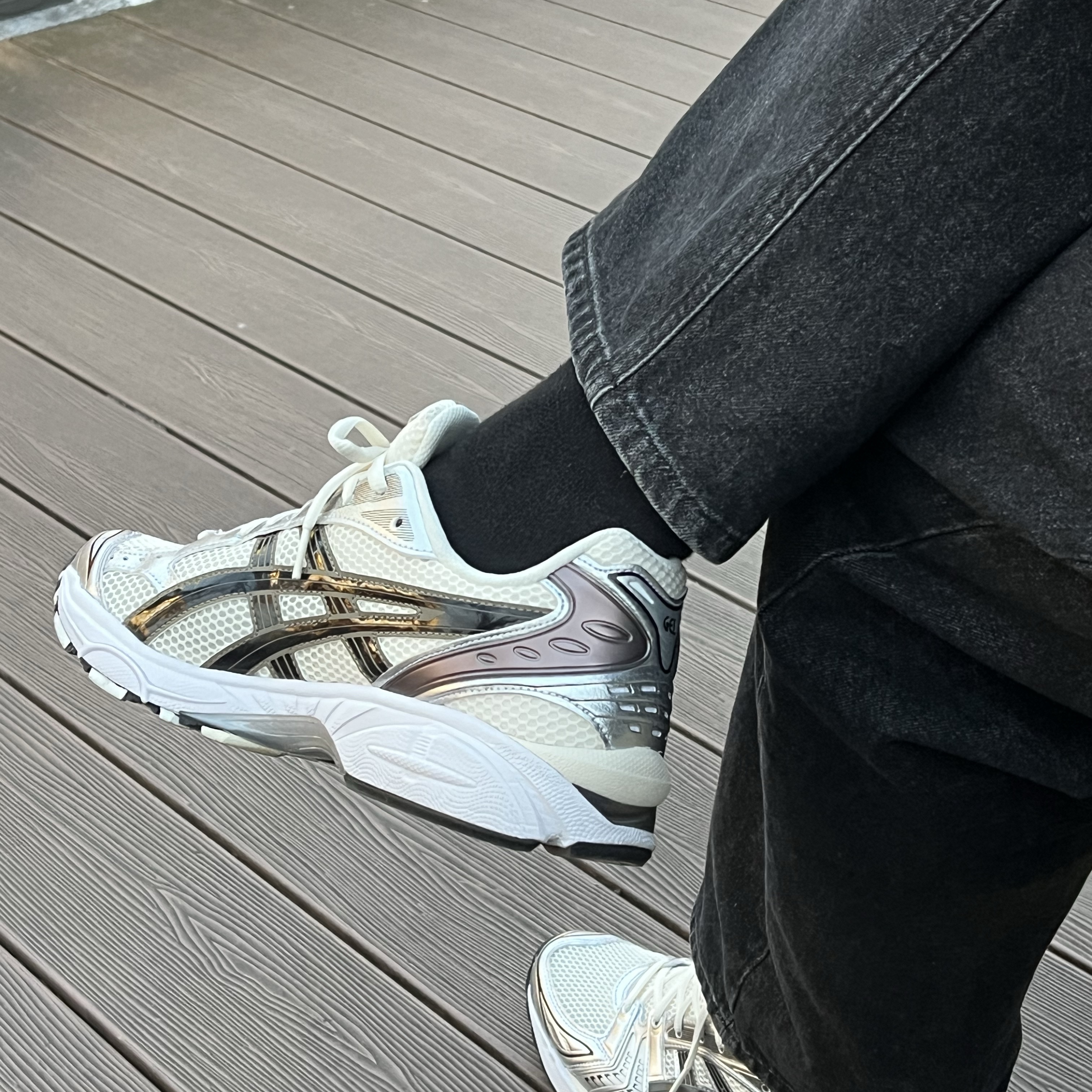 Asics Gel-Kayano 14 Cream Black 착용 스타일