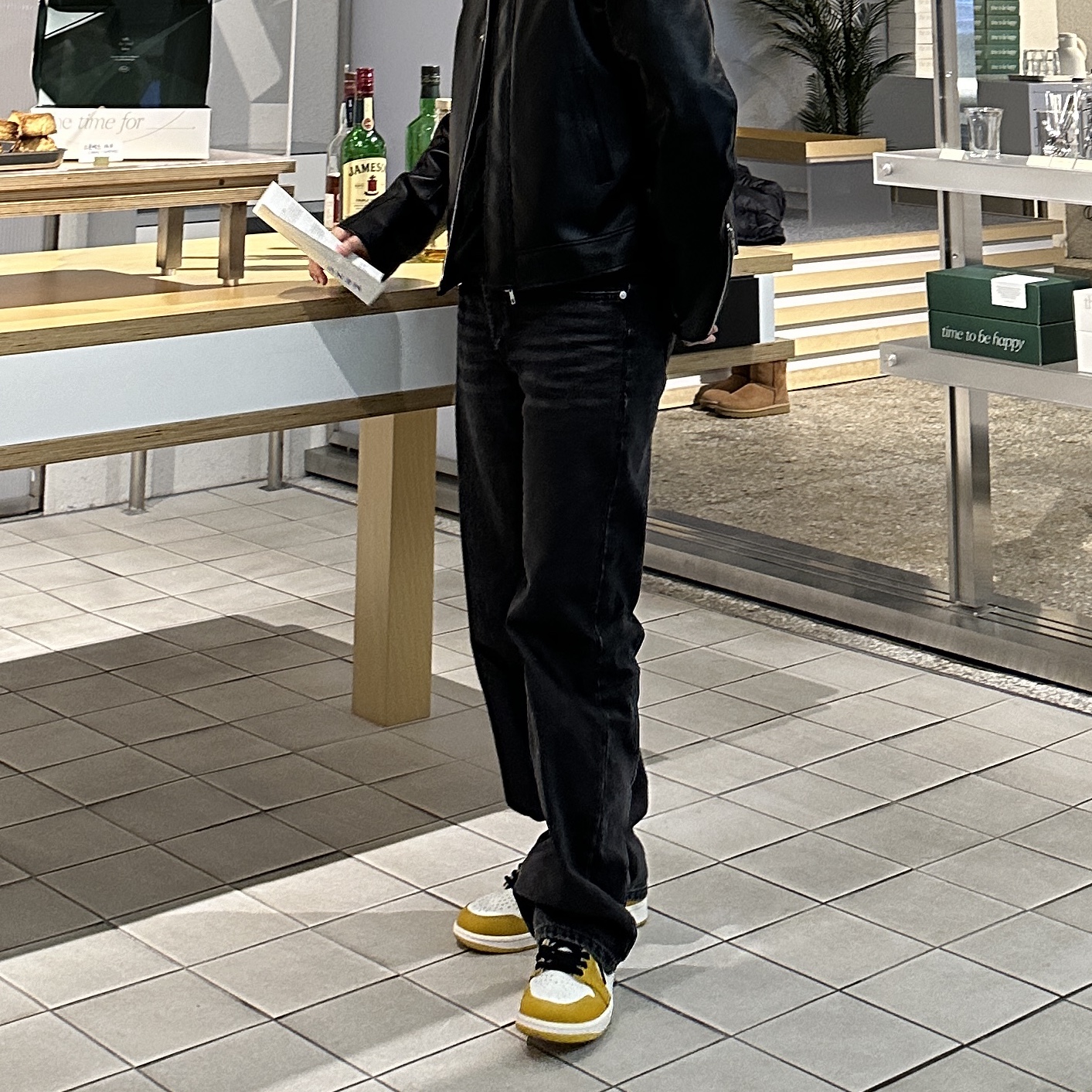 Jordan 1 Retro High OG Yellow Ochre 착용 스타일 - 1