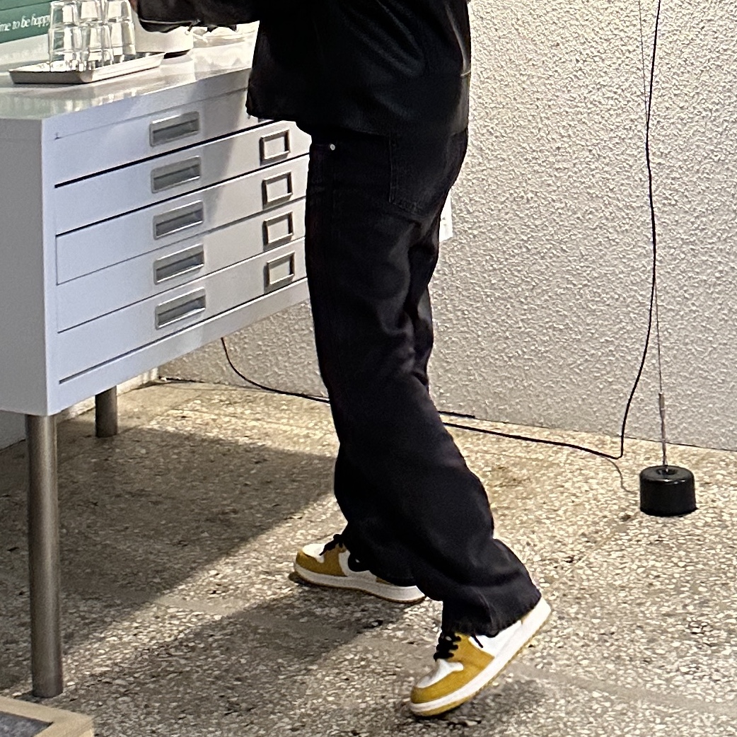 Jordan 1 Retro High OG Yellow Ochre 착용 스타일 - 3