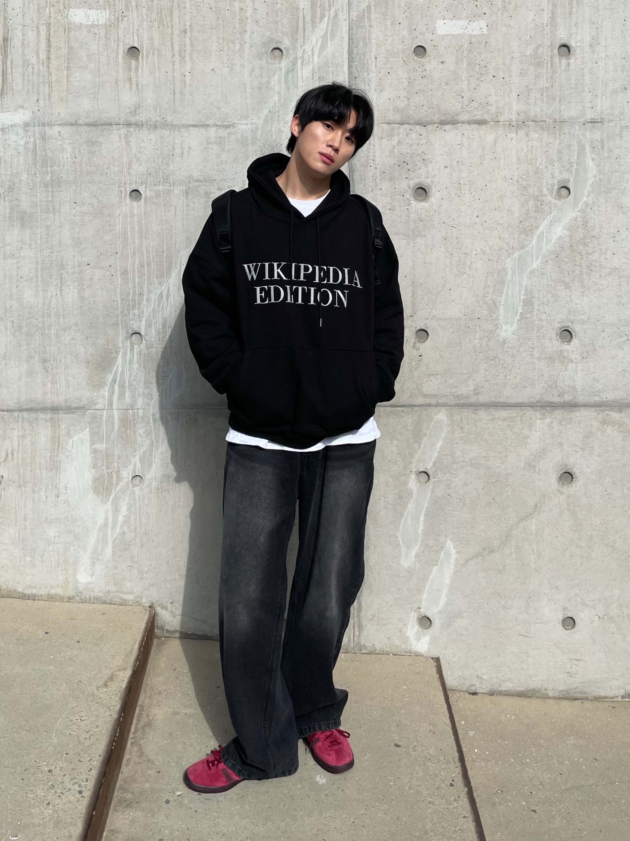 Adidas Tobacco Gruen Collegiate Burgundy, Apple AirPods Max Lightning Silver (Korean Ver.) 착용 스타일 - 3