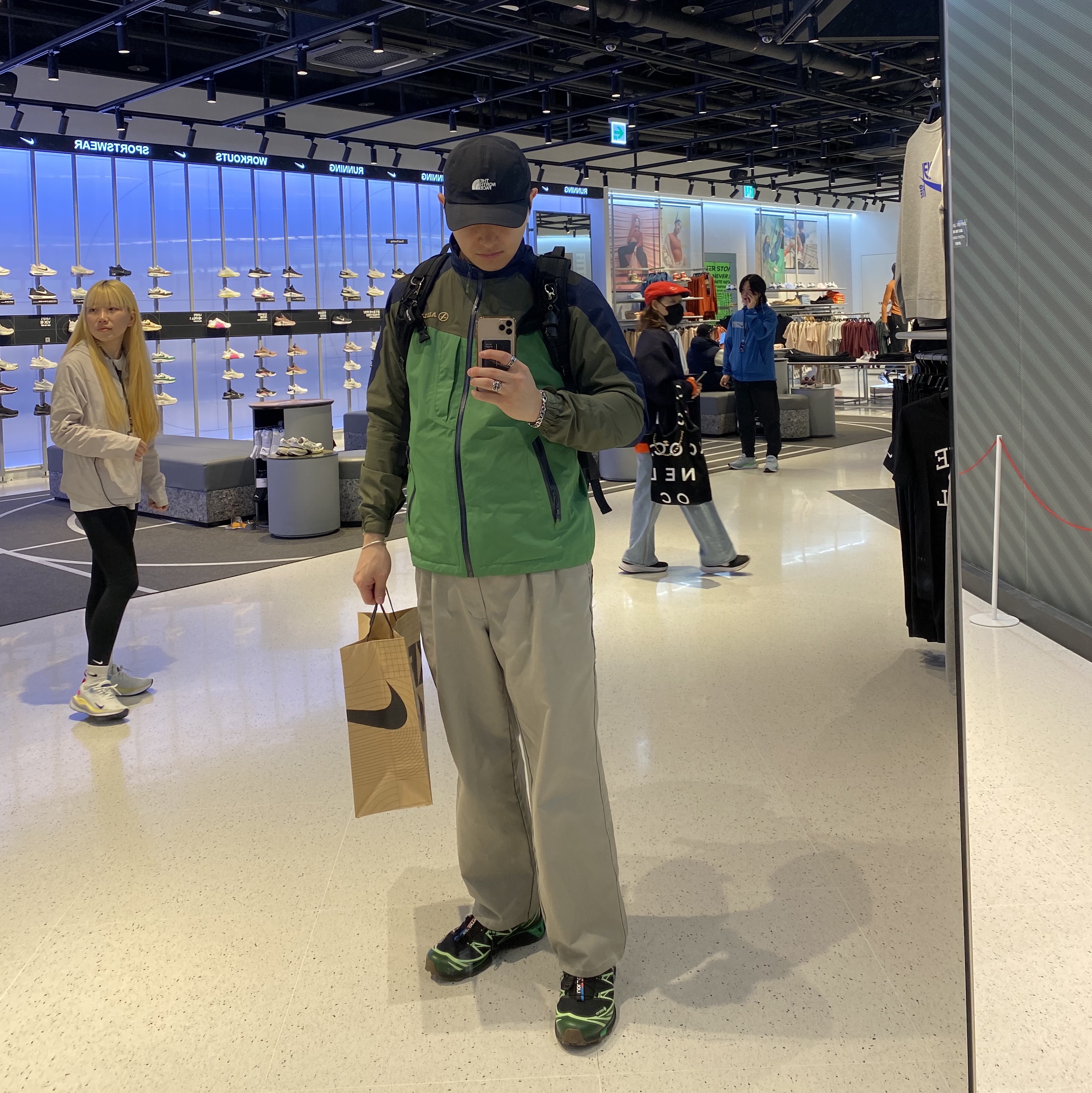 Salomon XT-6 GTX Black Eden, Supreme x The North Face Trekking Soft Bill Cap Black - 22SS 착용 스타일