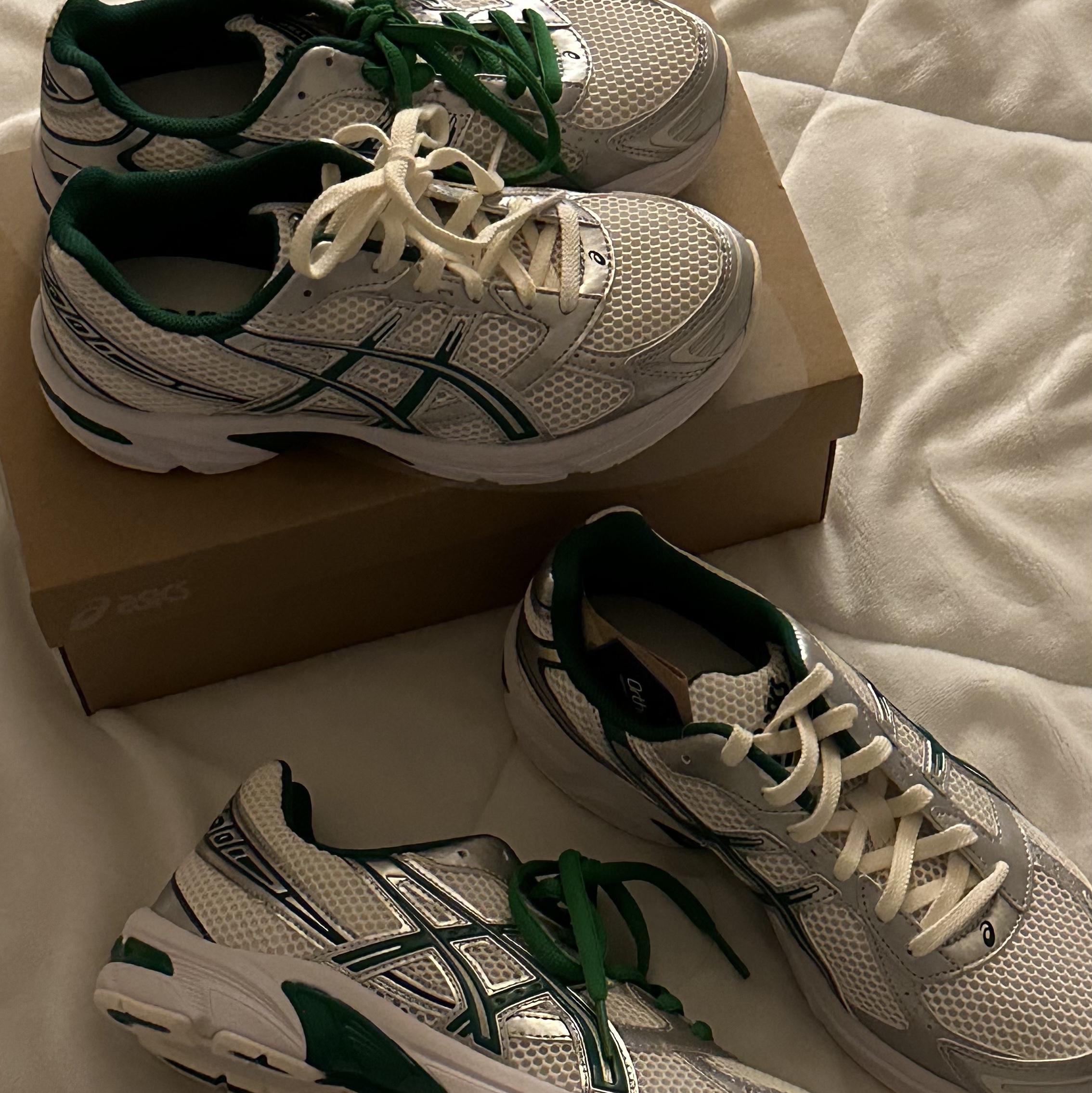 Asics Gel-1130 Cream Kale 착용 스타일