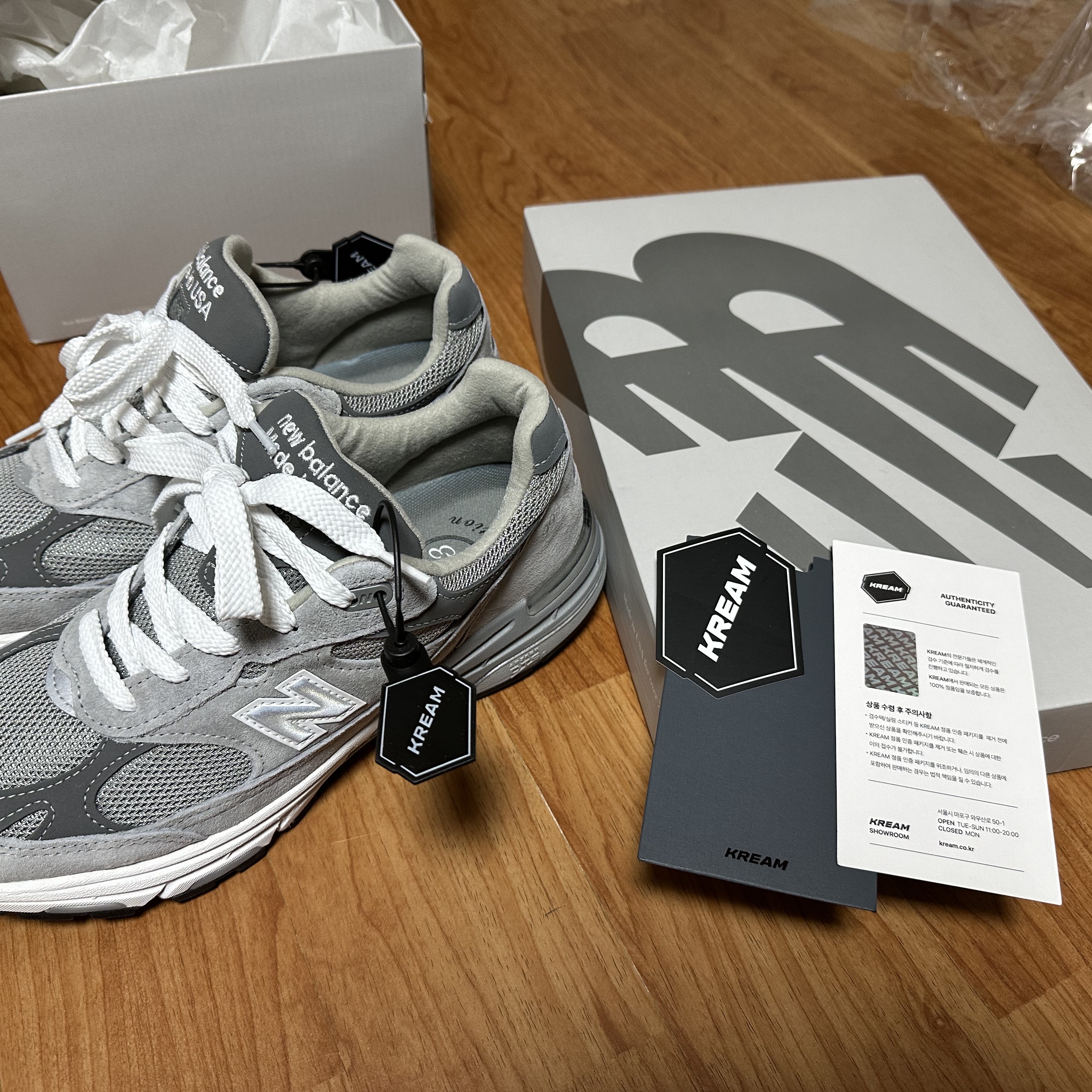 (W) New Balance 993 Made in USA Grey - B Standard 착용 스타일 - 2