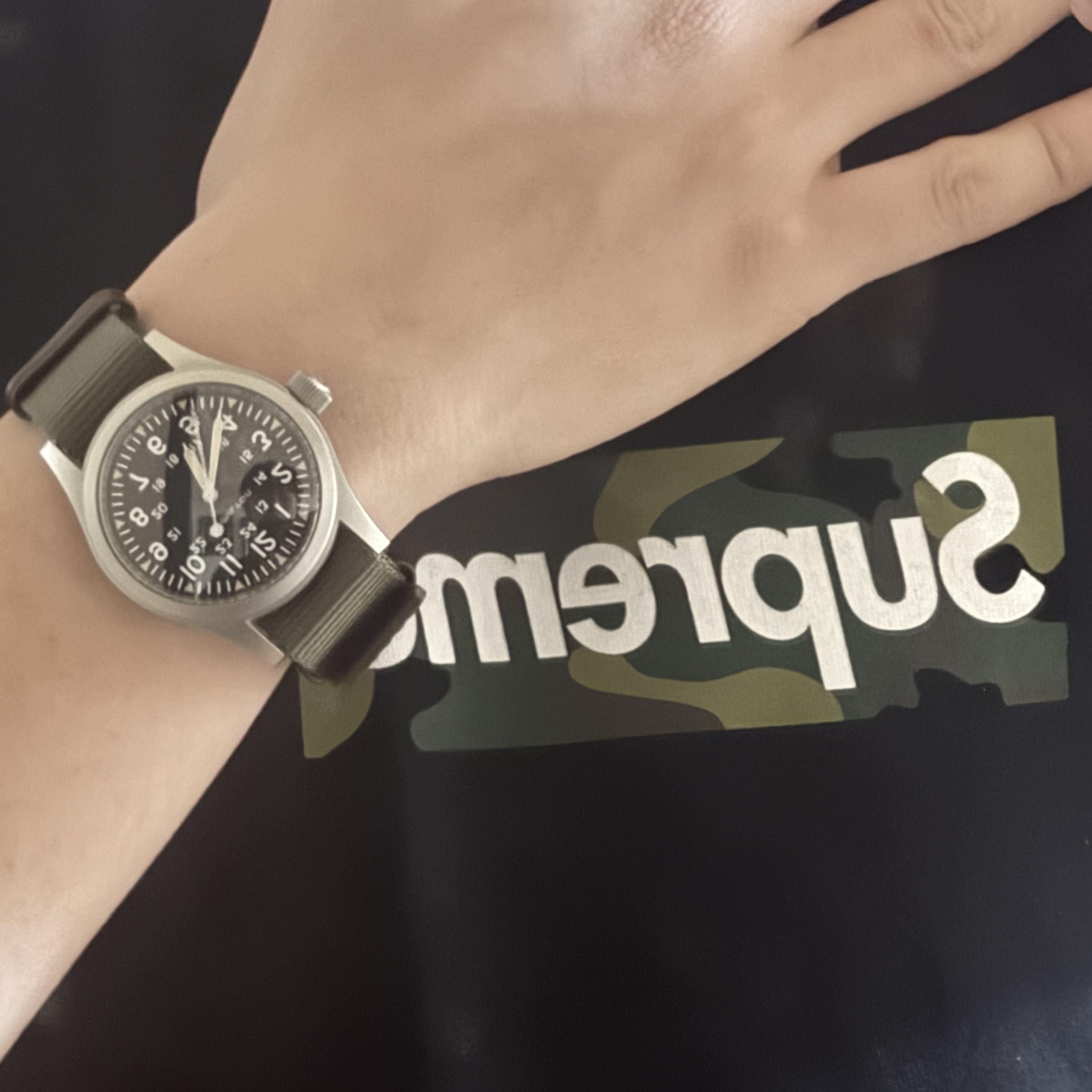 Hamilton Khaki Field Mechanical 38mm Nato Strap Green Black, Supreme Box Logo T-Shirt Black - 23FW 착용 스타일