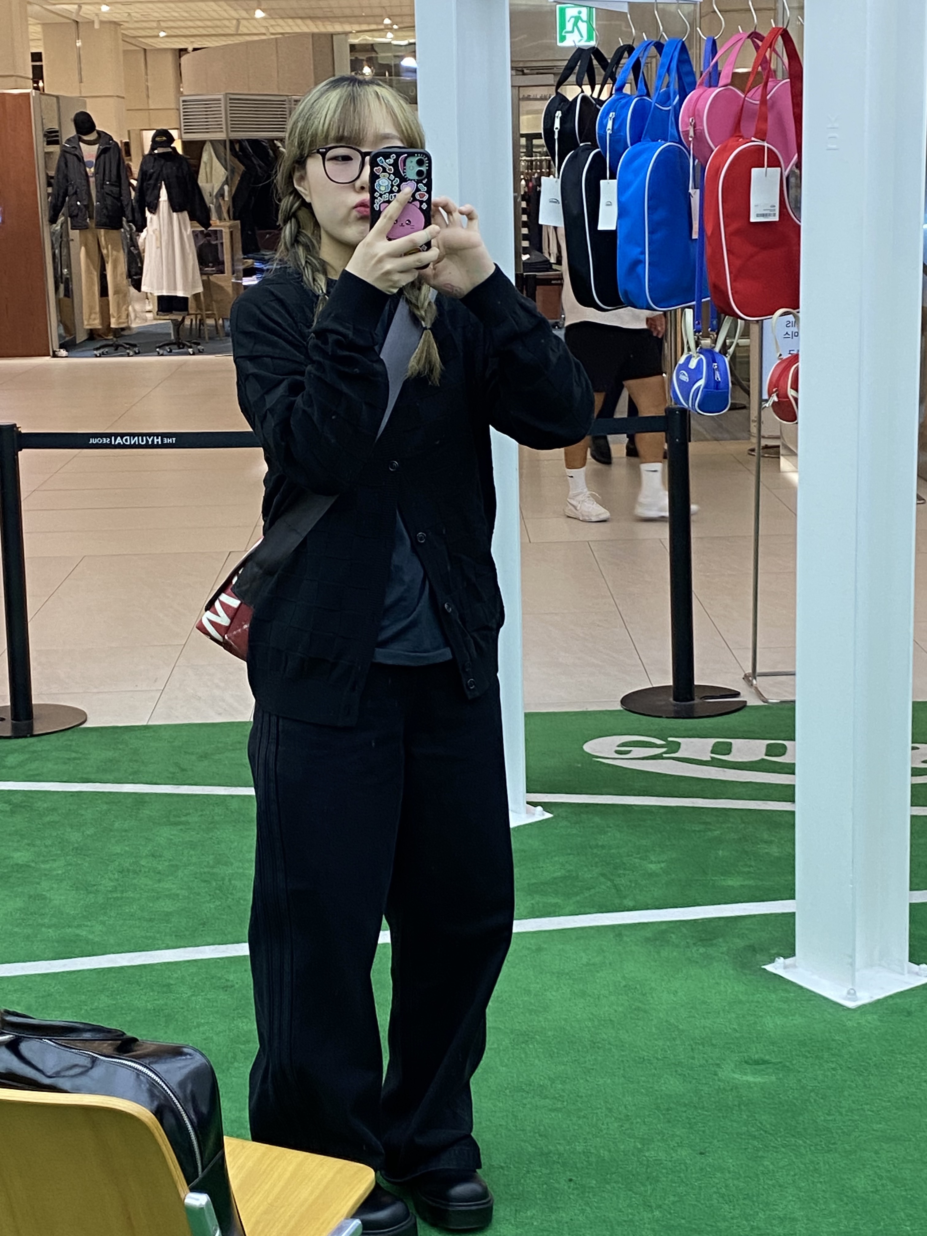 Converse x Play Comme des Garcons Chuck 70 Ox Polka Dot Milk, Adidas Superstar Track Top PB Black - KR Sizing 착용 스타일 - 2