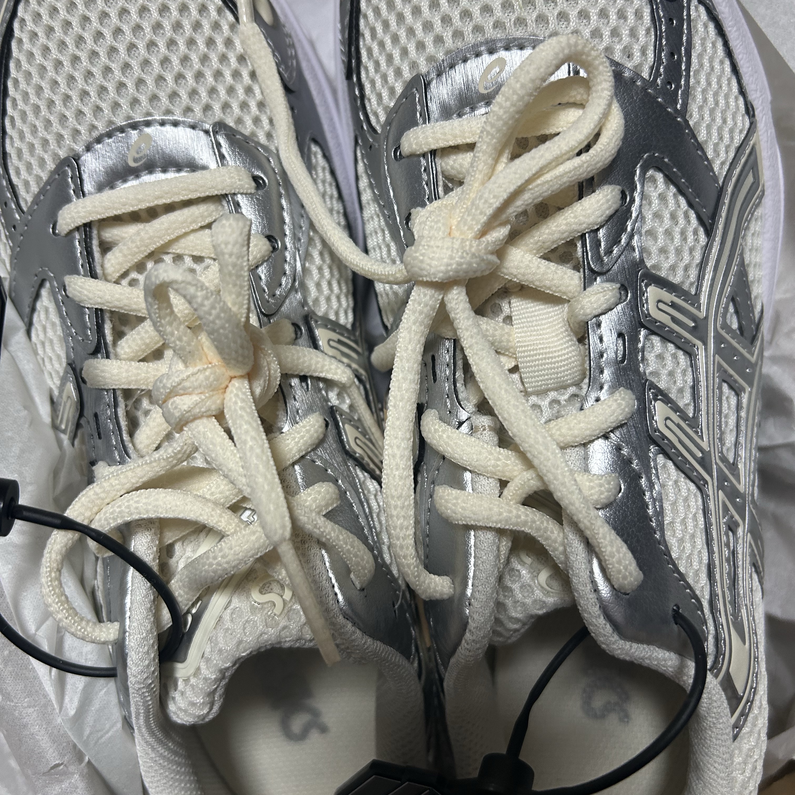 (W) Asics Gel-1130 Cream Pure Silver 착용 스타일 - 1