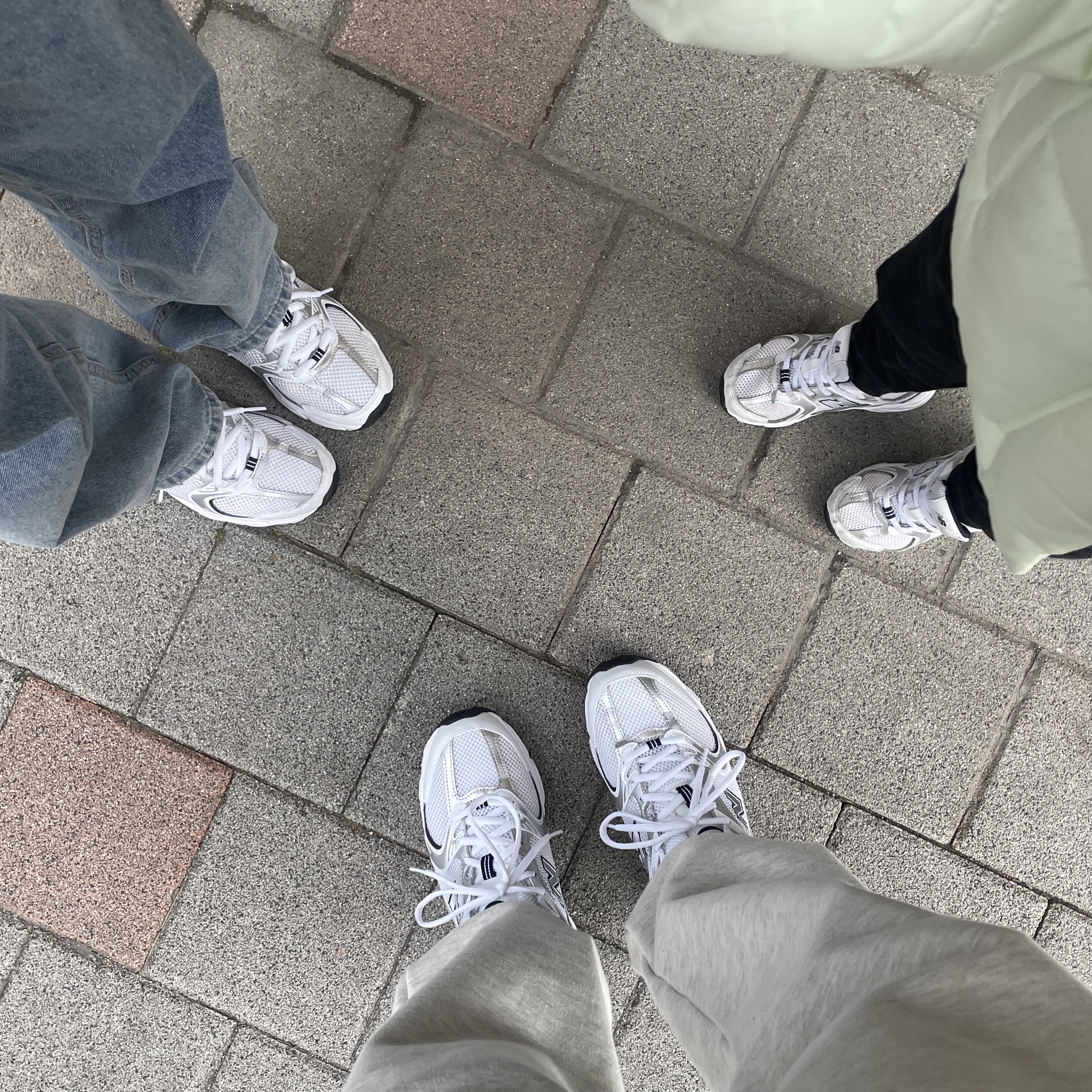 New Balance 530 White 착용 스타일