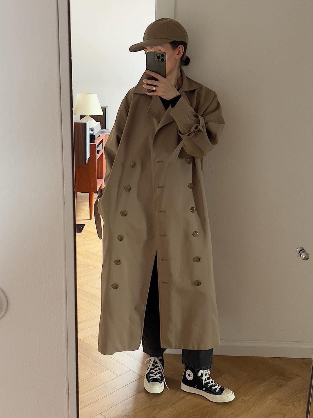 (W) Burberry The Long Kensington Heritage Trench Coat Honey, (W) Burberry Long Gabardine Trench Coat Flax 착용 스타일 - 2